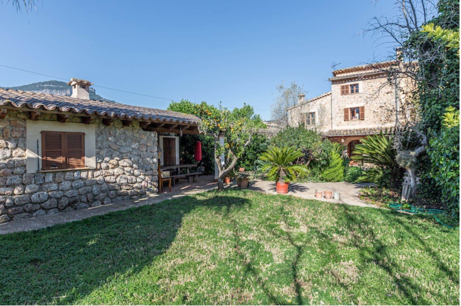 CASA CON JARDÍN EN LAS AFUERAS DE SÓLLER - Foto 1