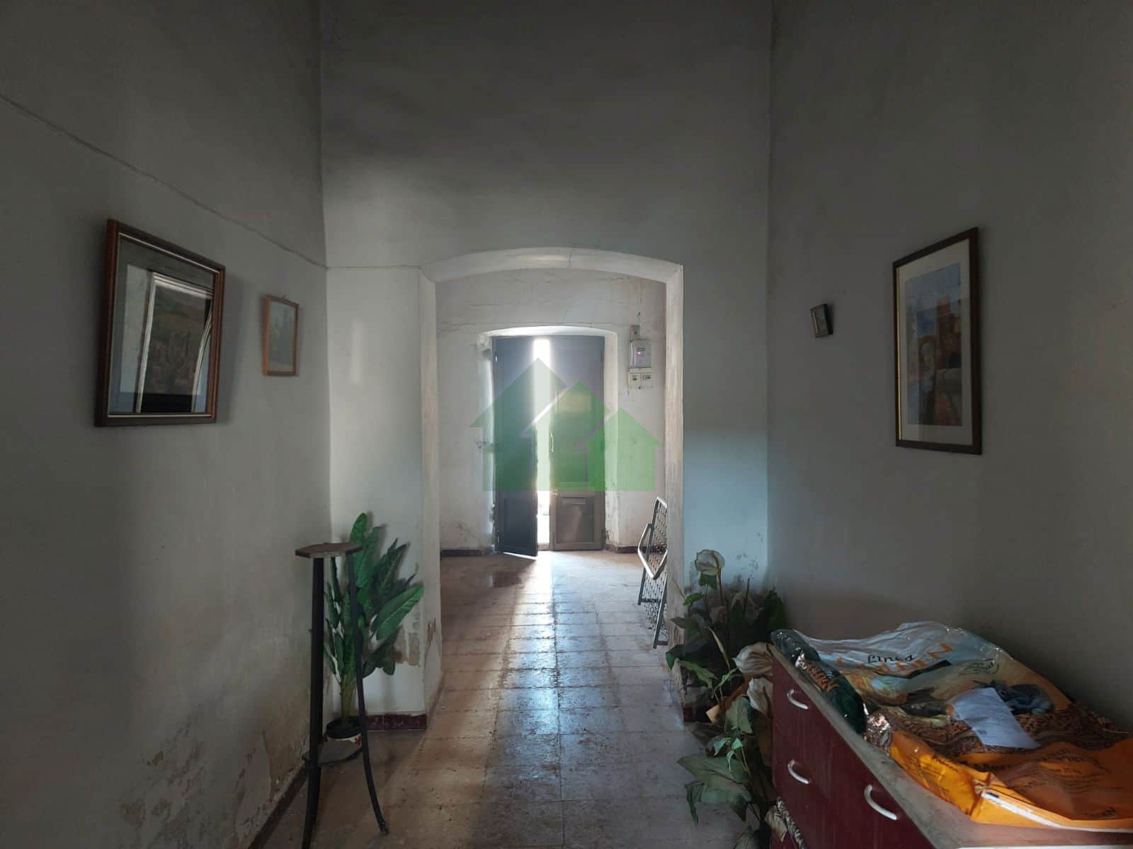 VIVIENDA CON GRAN SUPERFICIE DE SOLAR PARA REFORMAR. - Foto 1
