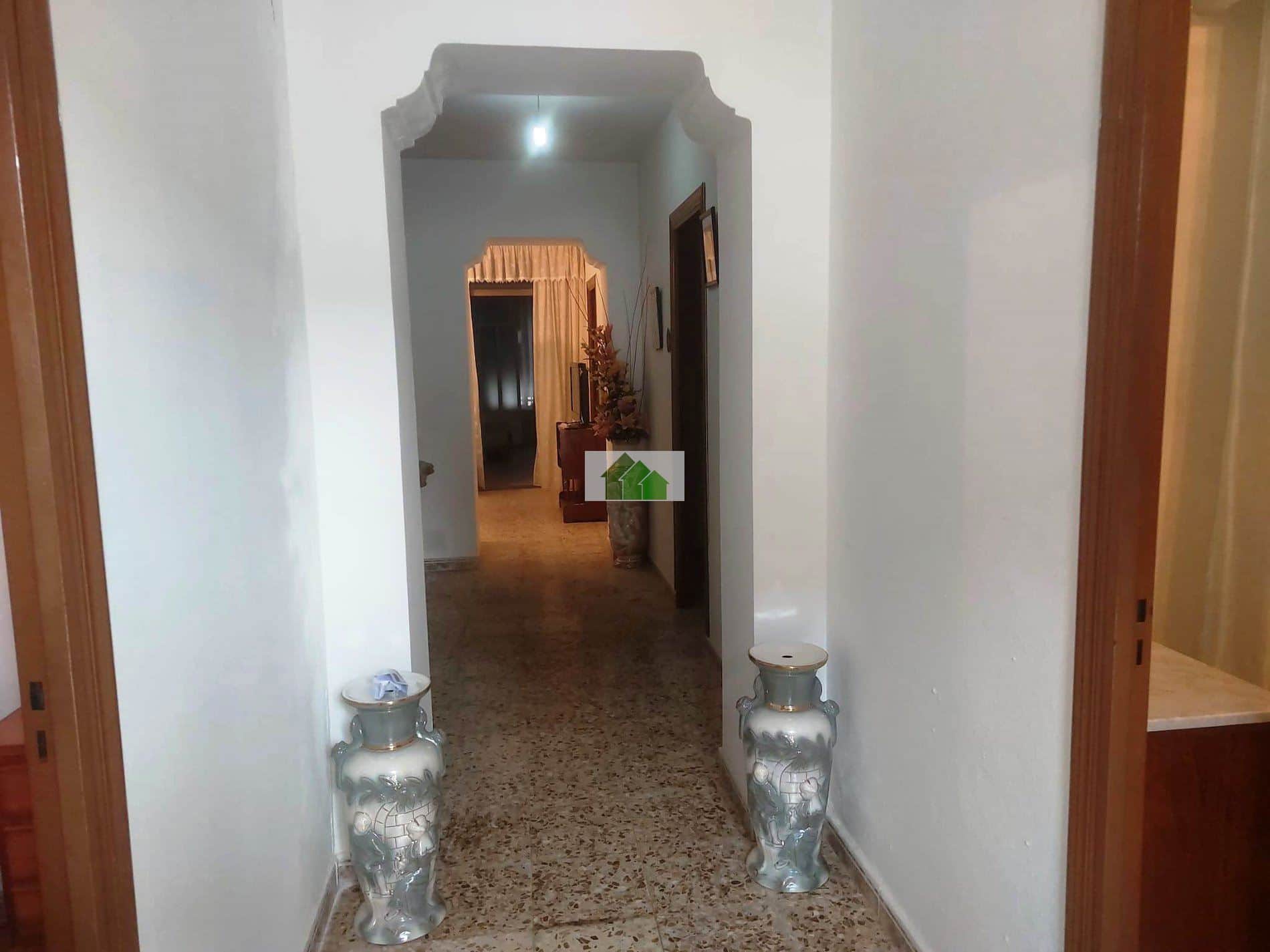 C-987 VENTA DE CASA EN PLANTA BAJA CON TERRAZA CUBIERTA Y NAVE EN PLANTA ALTA - Foto 1