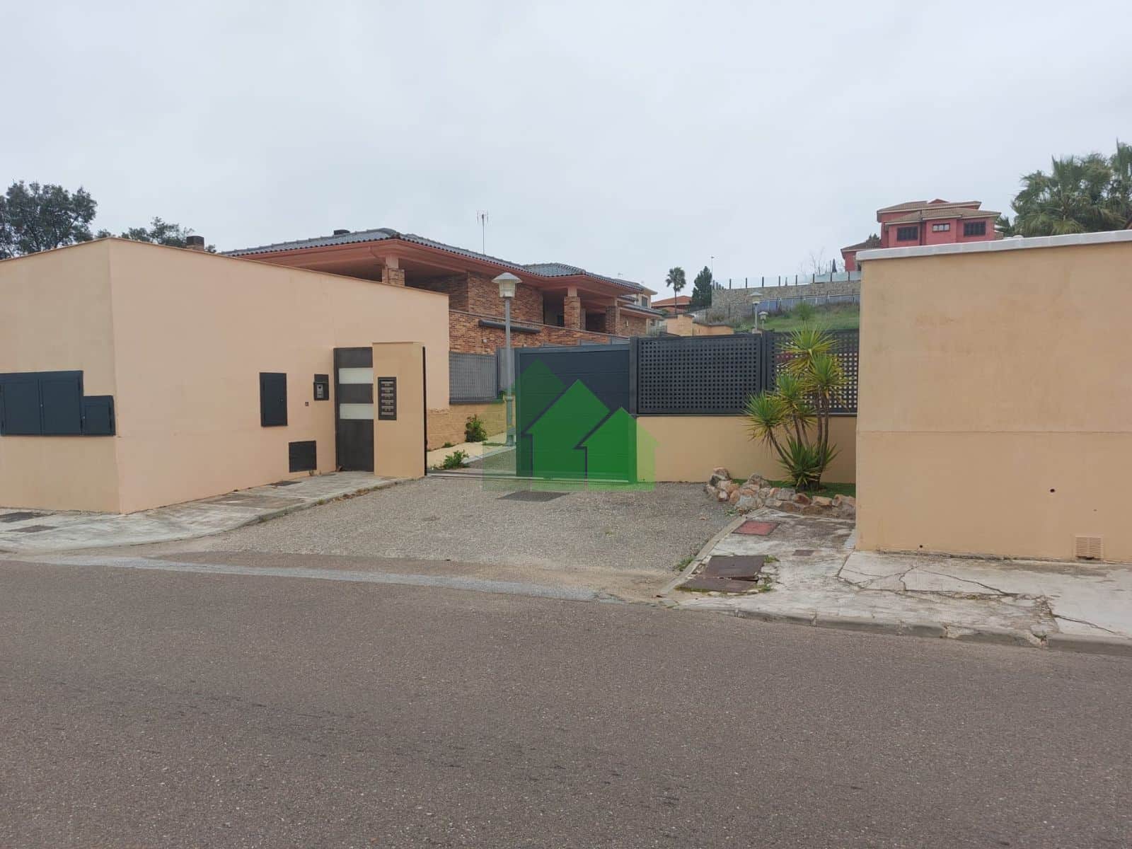 SOLAR PARCELA URBANA EN LAS VAGUADAS. BADAJOZ - Foto 1