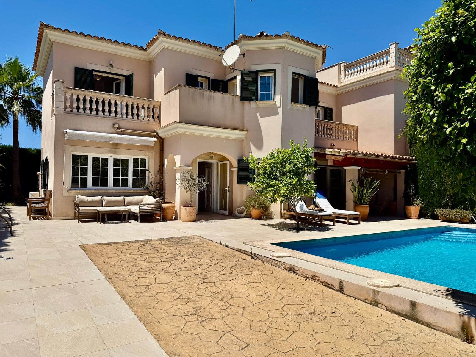 MÁS ESPACIO QUE UNA OBRA NUEVA – PAREADO CON 3 SUITES Y PISCINA EN PUIG DE ROS - Foto 2