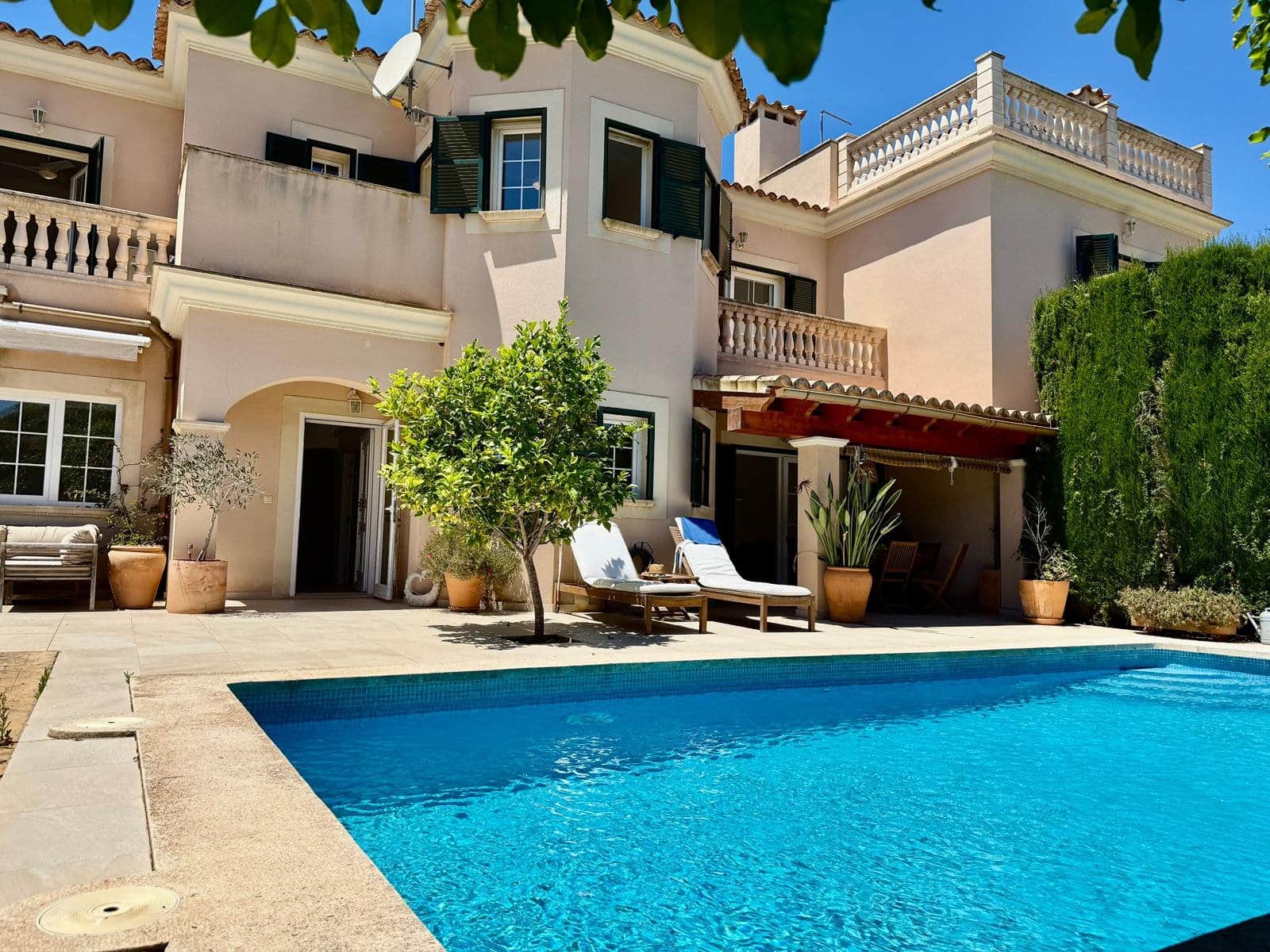 MÁS ESPACIO QUE UNA OBRA NUEVA – PAREADO CON 3 SUITES Y PISCINA EN PUIG DE ROS - Foto 1