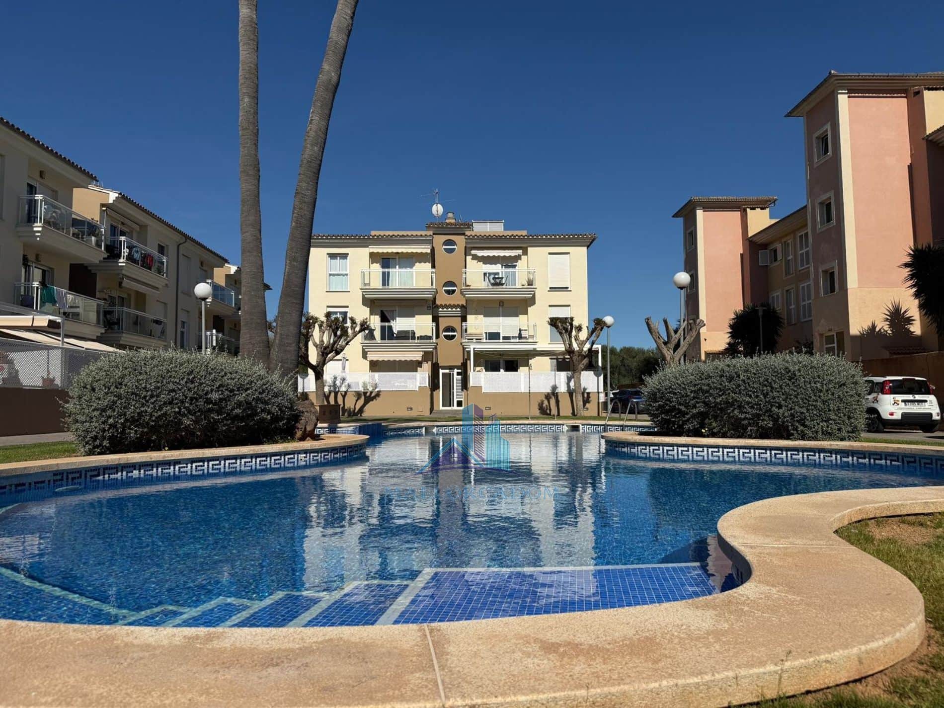 PLANTA BAJA CON JARDÍN PRIVADO Y PISCINA EN SA TORRE - Foto 1