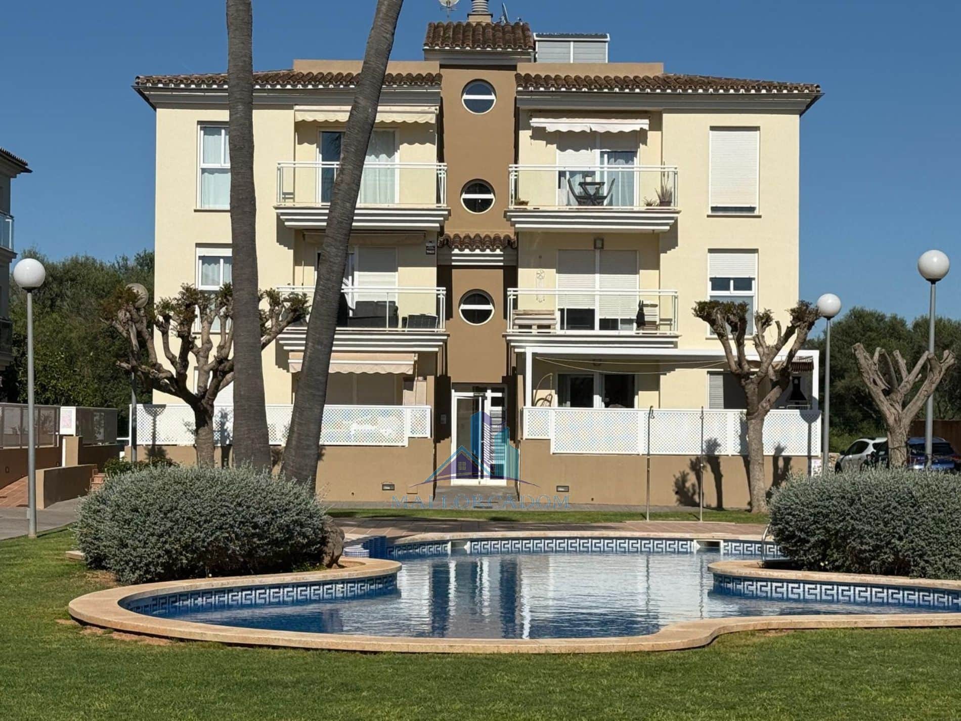 PLANTA BAJA CON JARDÍN PRIVADO Y PISCINA EN SA TORRE - Foto 4