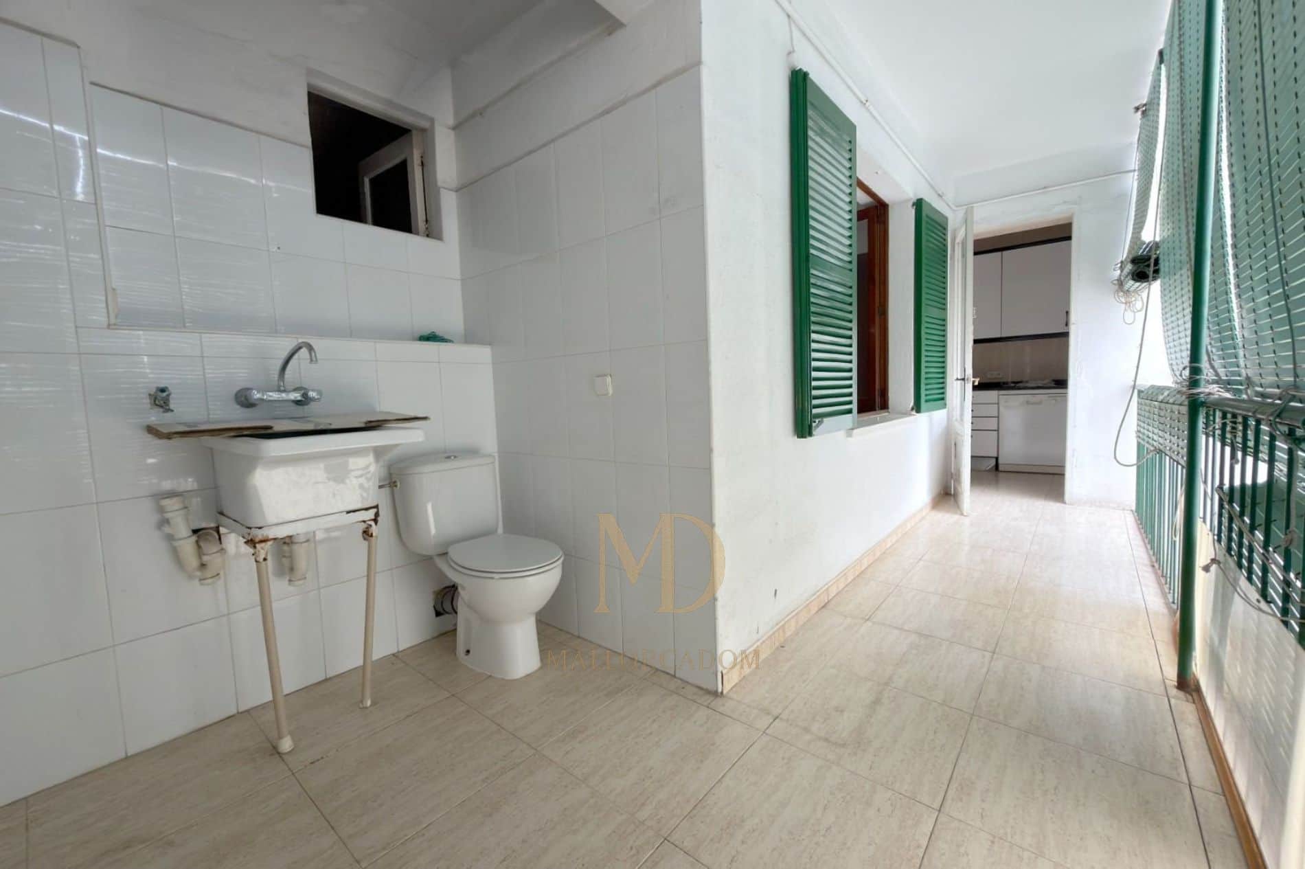 4 HAB · 111 m² útiles · 2 BALCONES ·Parquing. ORIENTACIÓN este-oeste · OPORTUNIDAD EN S’ESCORXADOR + TRASTERO - Foto 5