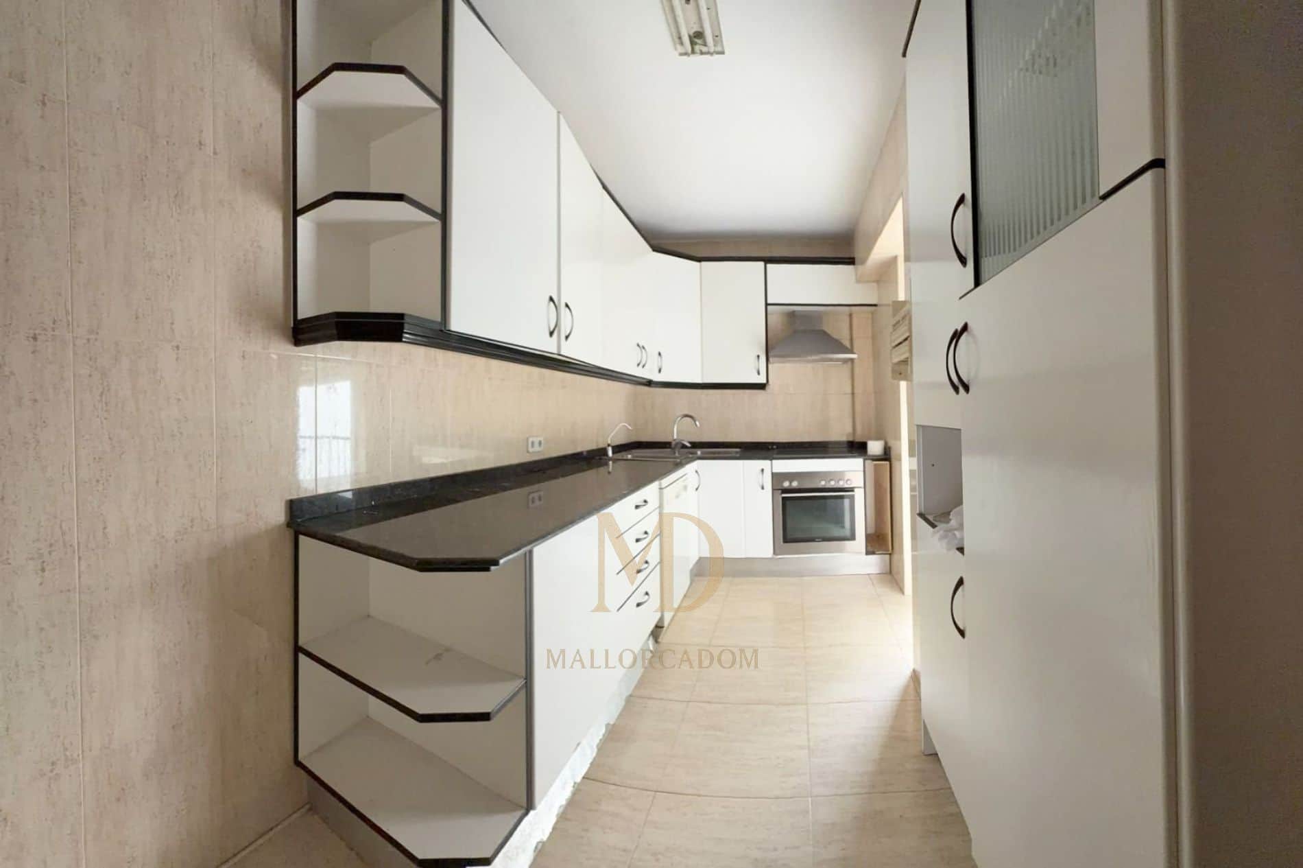 4 HAB · 111 m² útiles · 2 BALCONES ·Parquing. ORIENTACIÓN este-oeste · OPORTUNIDAD EN S’ESCORXADOR + TRASTERO - Foto 2