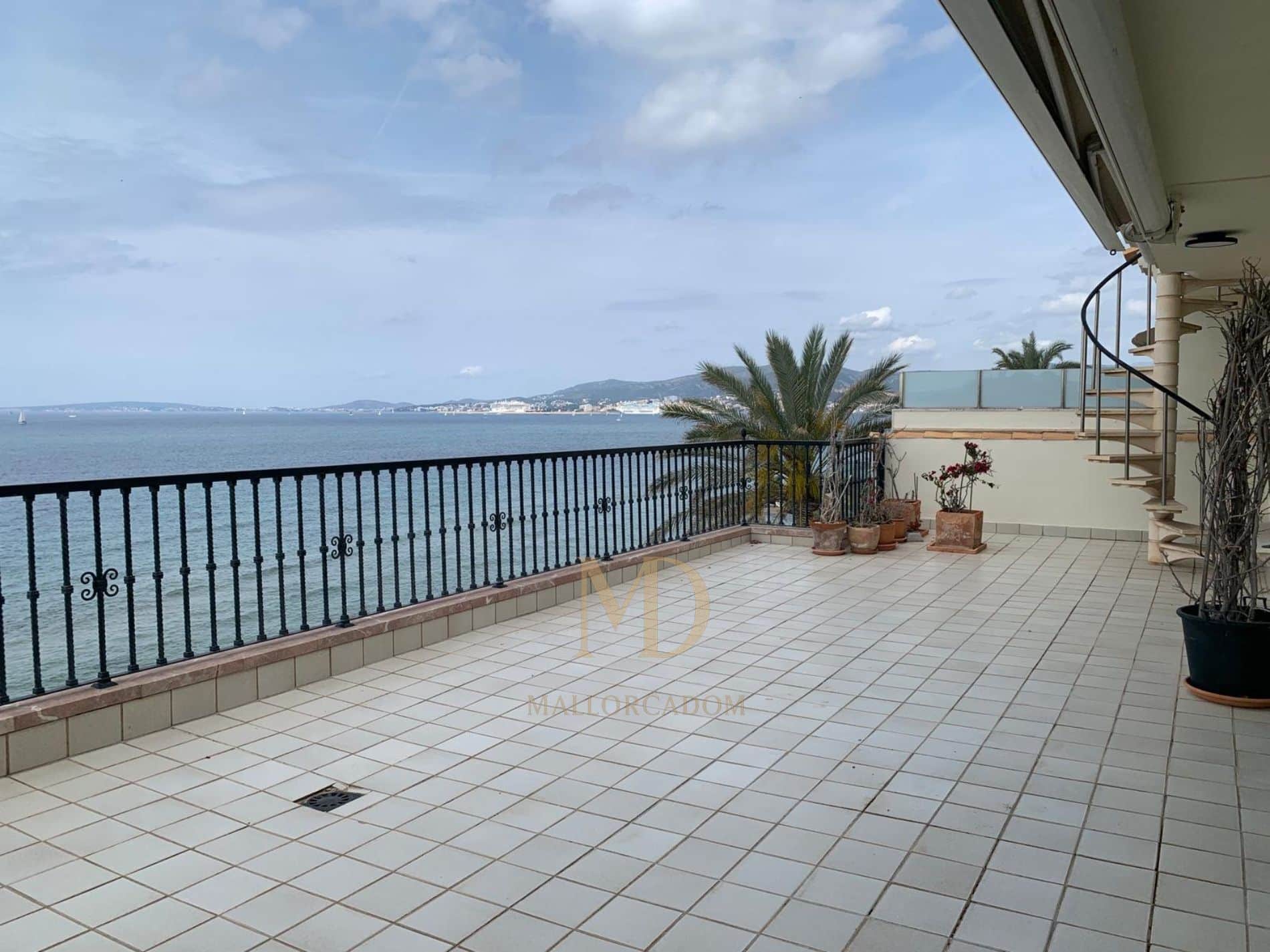 ÁTICO CON GRAN TERRAZA Y VISTAS AL MAR EN PORTIXOL – ACCESO DIRECTO A LA PLAYA - Foto 5