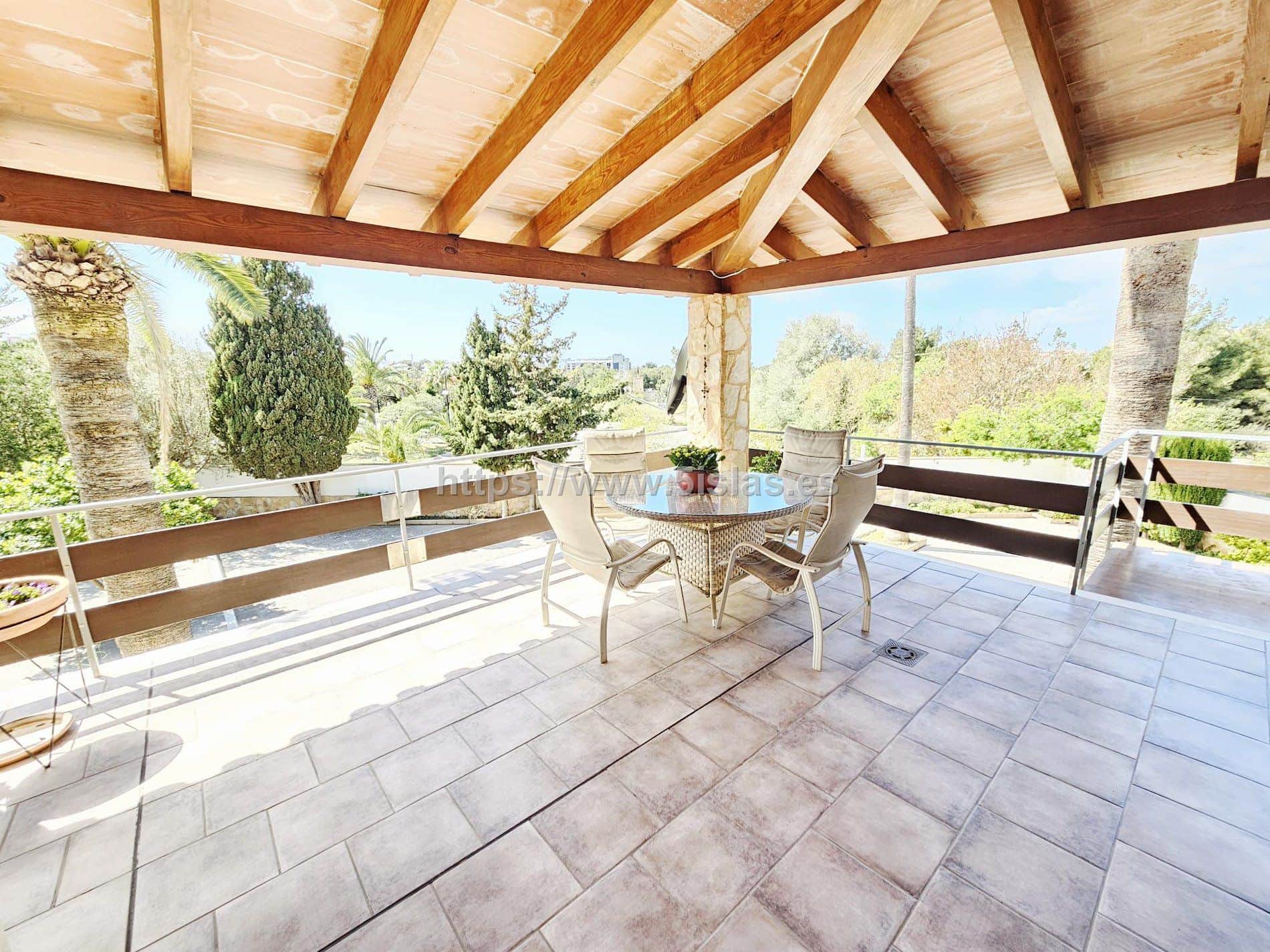 Chalet unifamiliar con piscina cerca del mar - Foto 1