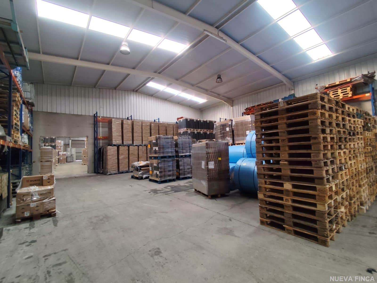 Naves Industriales en el Polígono de Villalonquejar en Venta. - Foto 1