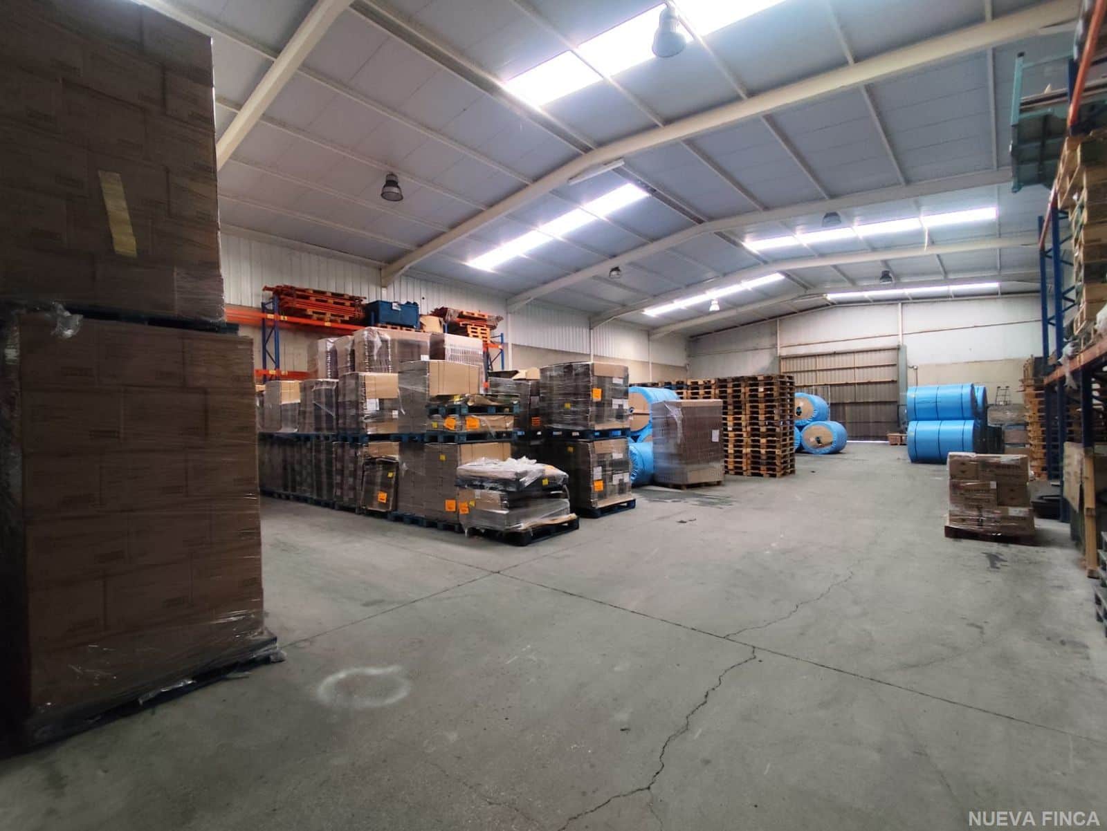 Naves Industriales en el Polígono de Villalonquejar en Venta. - Foto 4