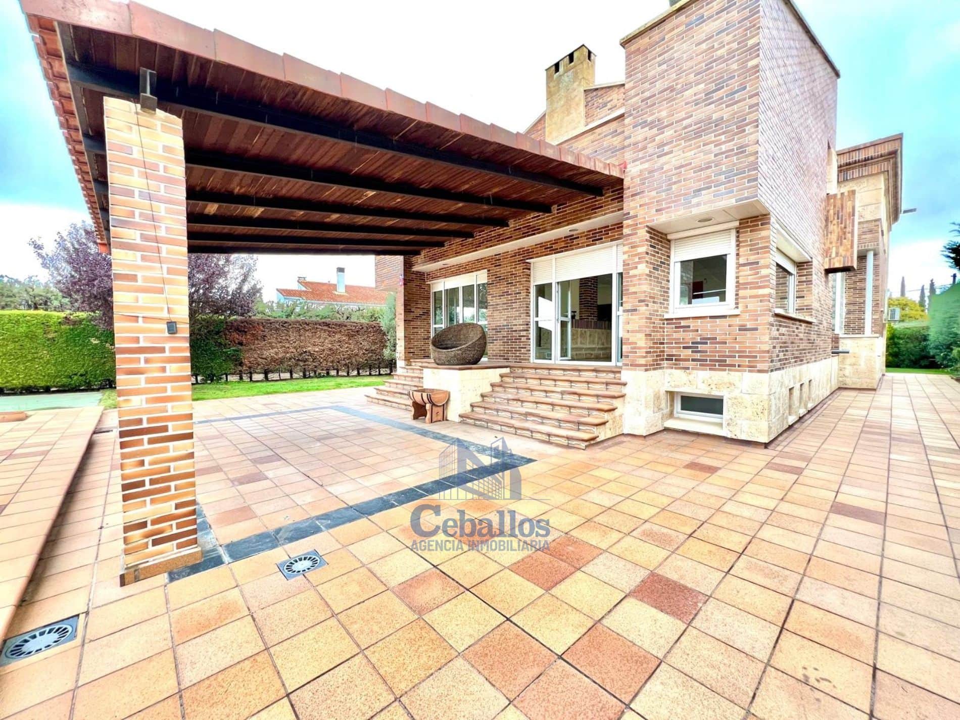 🏡 Exclusivo Chalet Independiente en Urbanización Privada El Clavín – Chiloeches (Guadalajara) - Foto 2