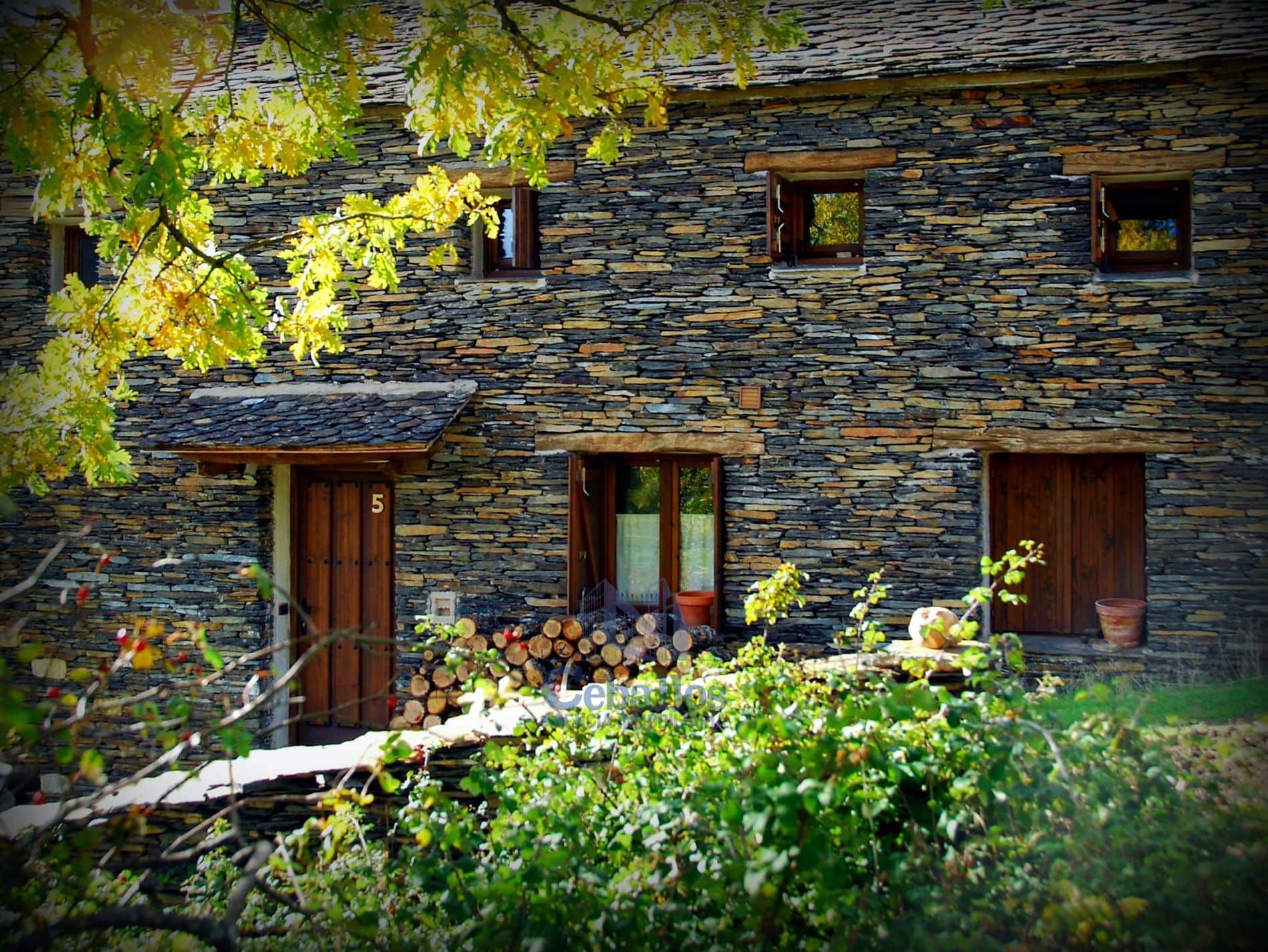 CASA CON ENCANTO EN PLENA NATURALEZA – ROBLELACASA - Foto 1