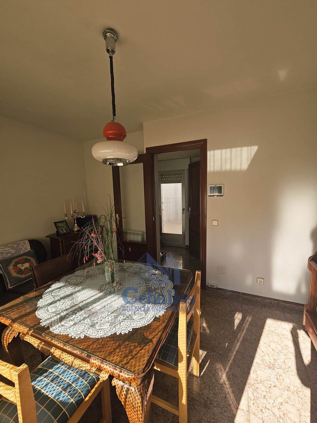 Casa con gran garaje, terraza y patio en Chiloeches - Foto 4