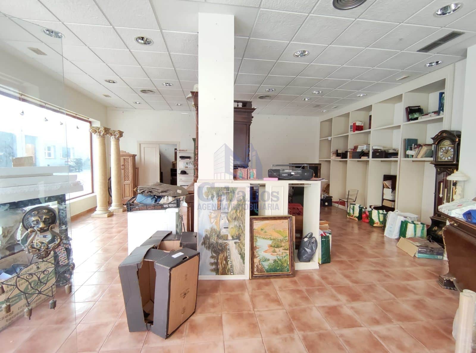 ¡Local Comercial Listo para tu Negocio en el Centro! - Foto 3