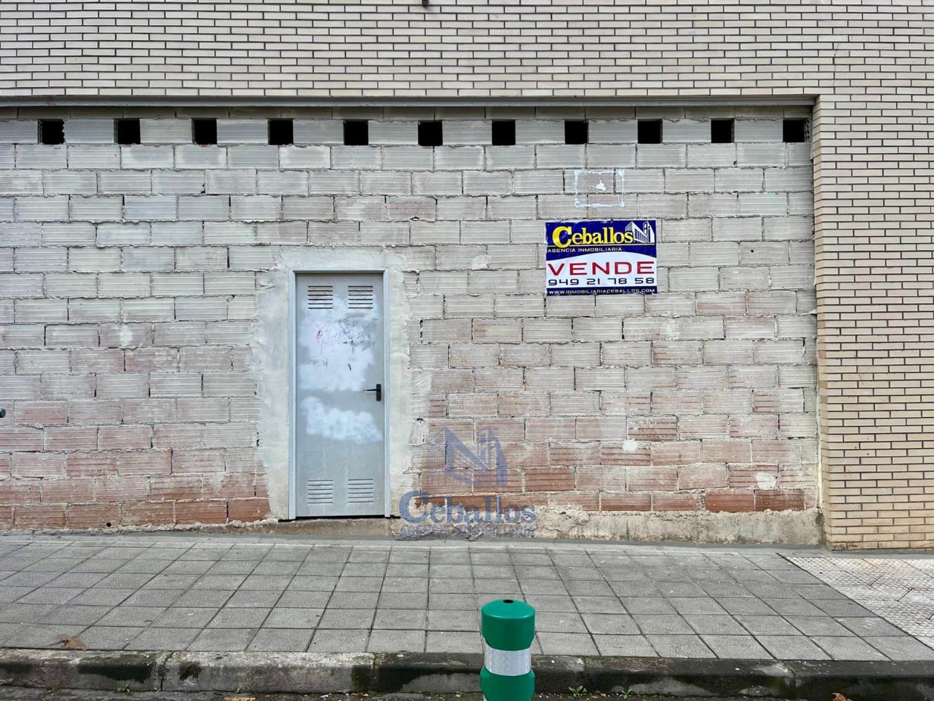 🏢 Local en Esquina en Zona Nueva de Guadalajara – Gran Visibilidad y Potencial - Foto 3