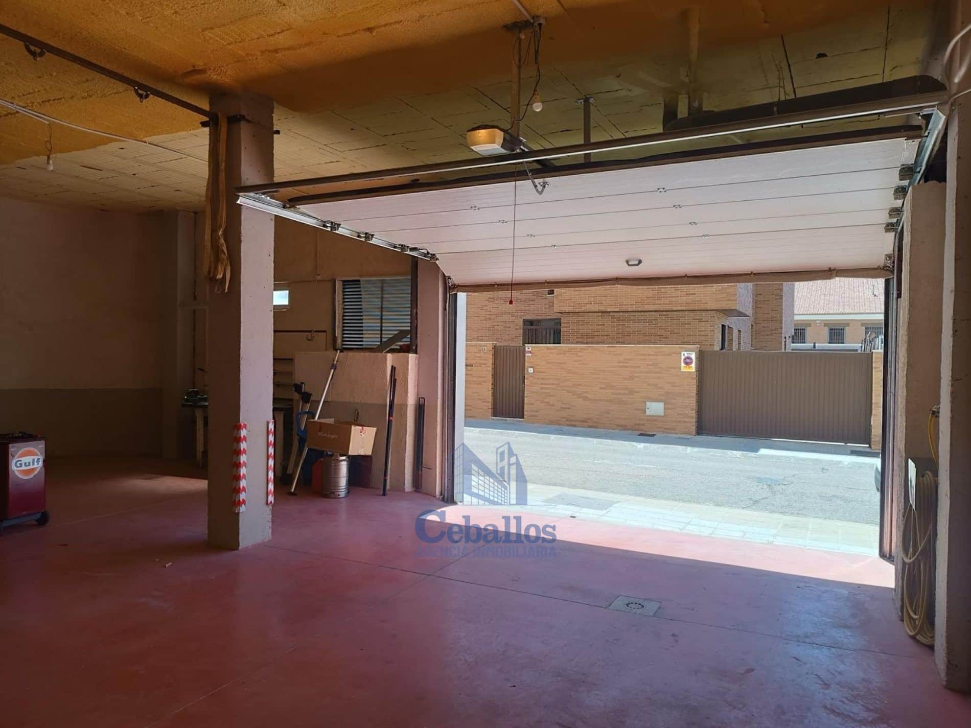 ¡Descubre esta increíble oportunidad en Guadalajara! - Foto 1