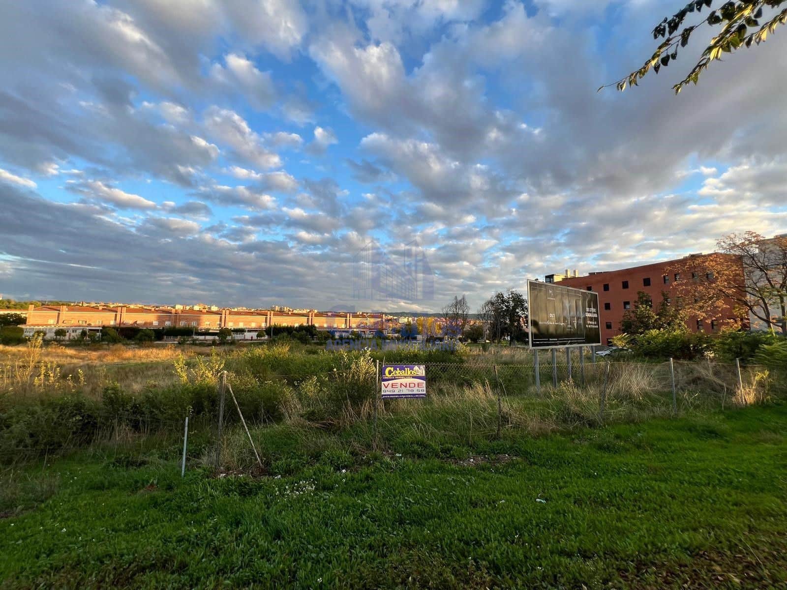 Suelo Comercial en Venta – ¡Inversión Estratégica en Guadalajara! - Foto 1