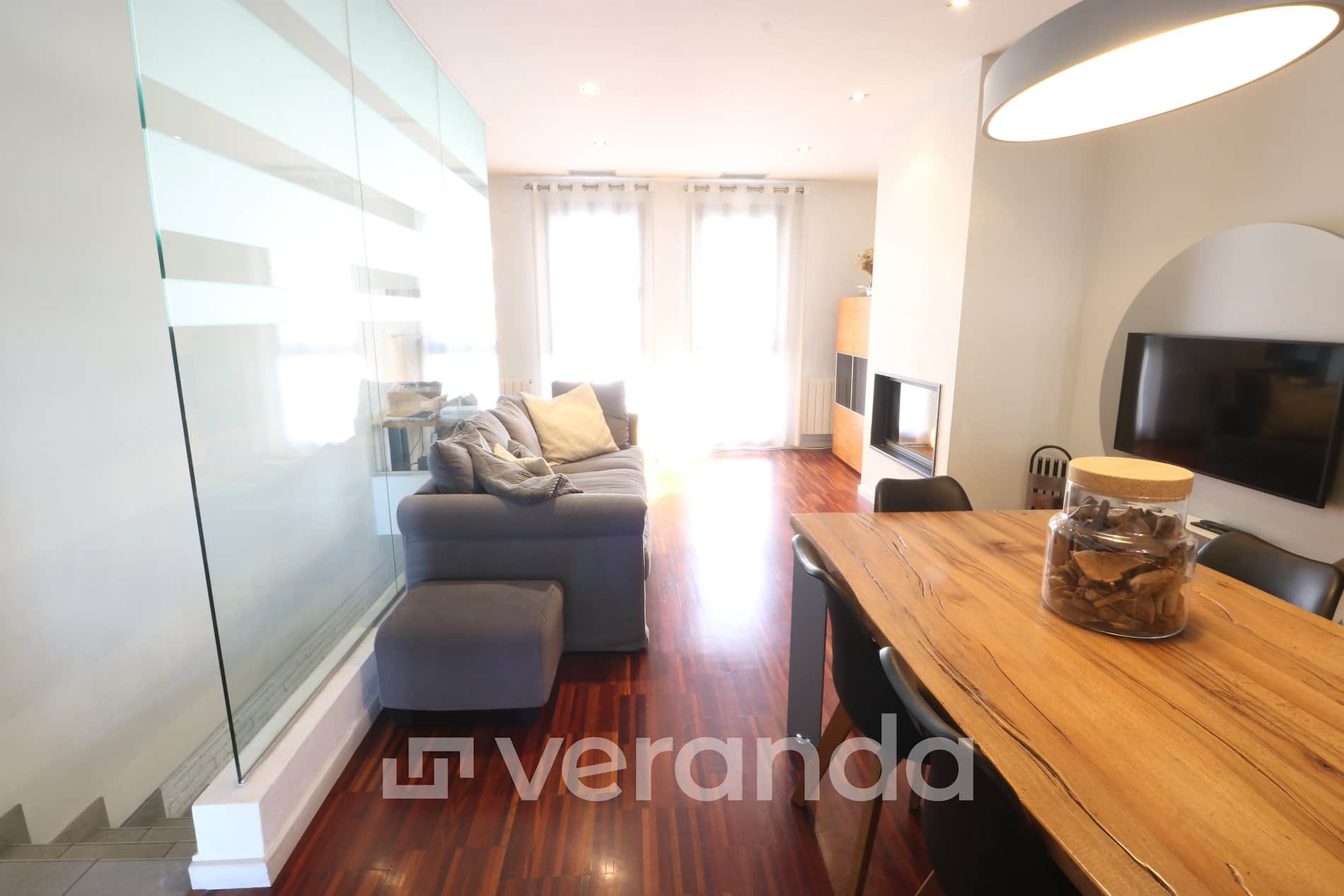 CASA ADOSADA CASC ANTIC CON JARDIN - Foto 4