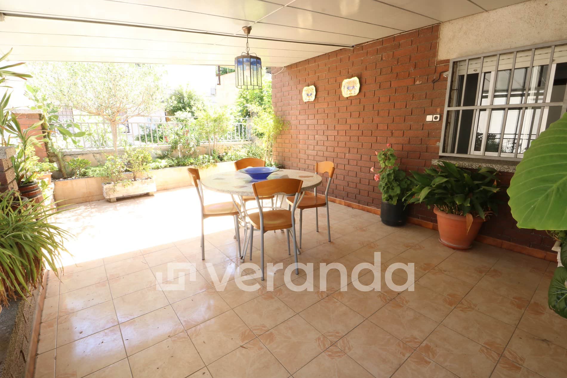CASA CON 2 VIVIENDAS 199 M2. TERRAZAS Y GARAJE - Foto 1