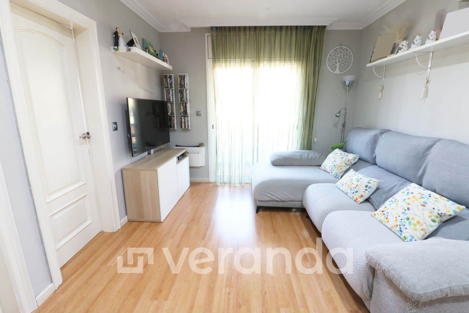 REFORMADO 2 HABITACIONES ASCENSOR Y BALCON - Foto 1