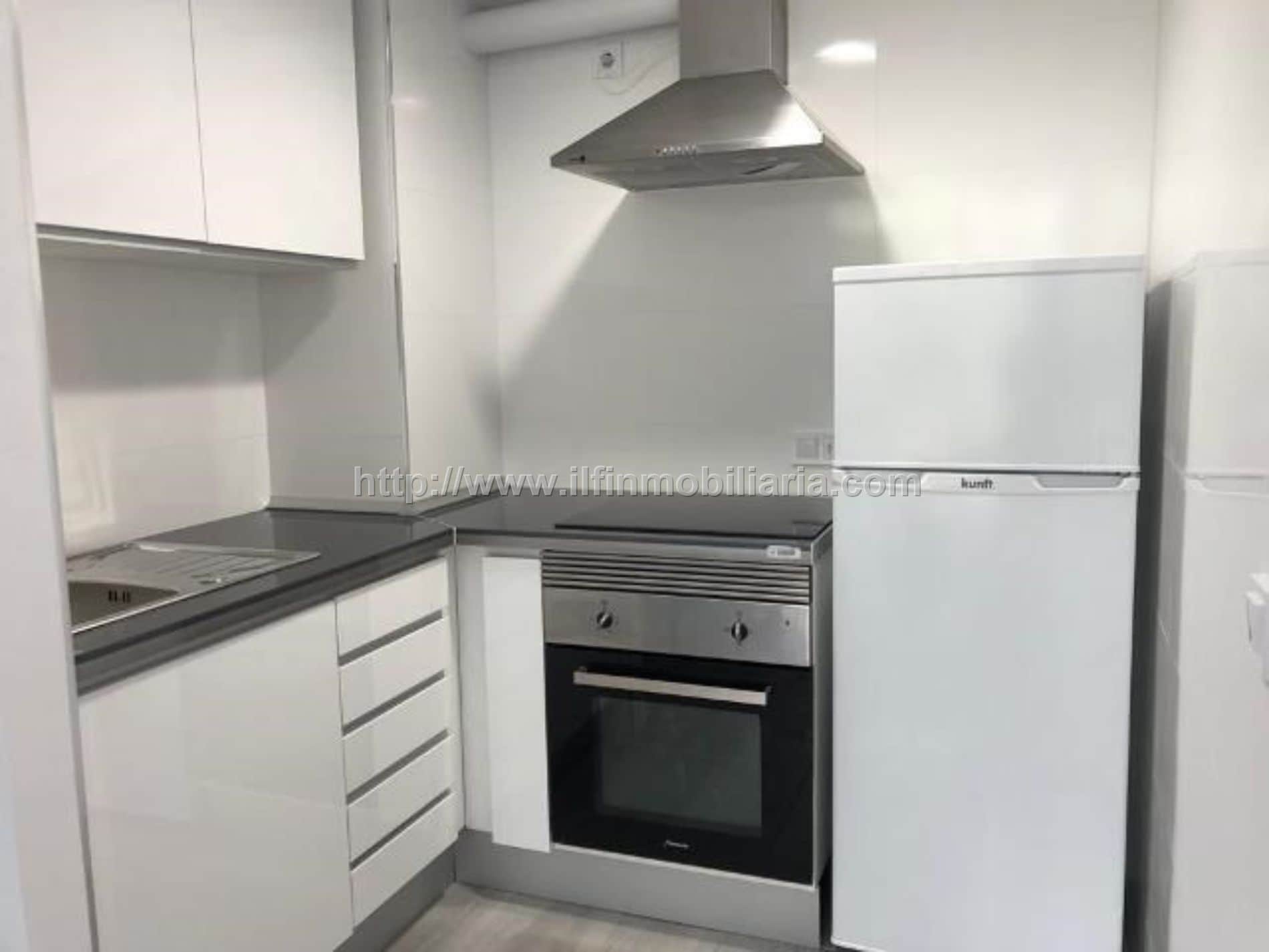 Se vende apartamento con inquilino hasta agosto 2028 - Foto 3
