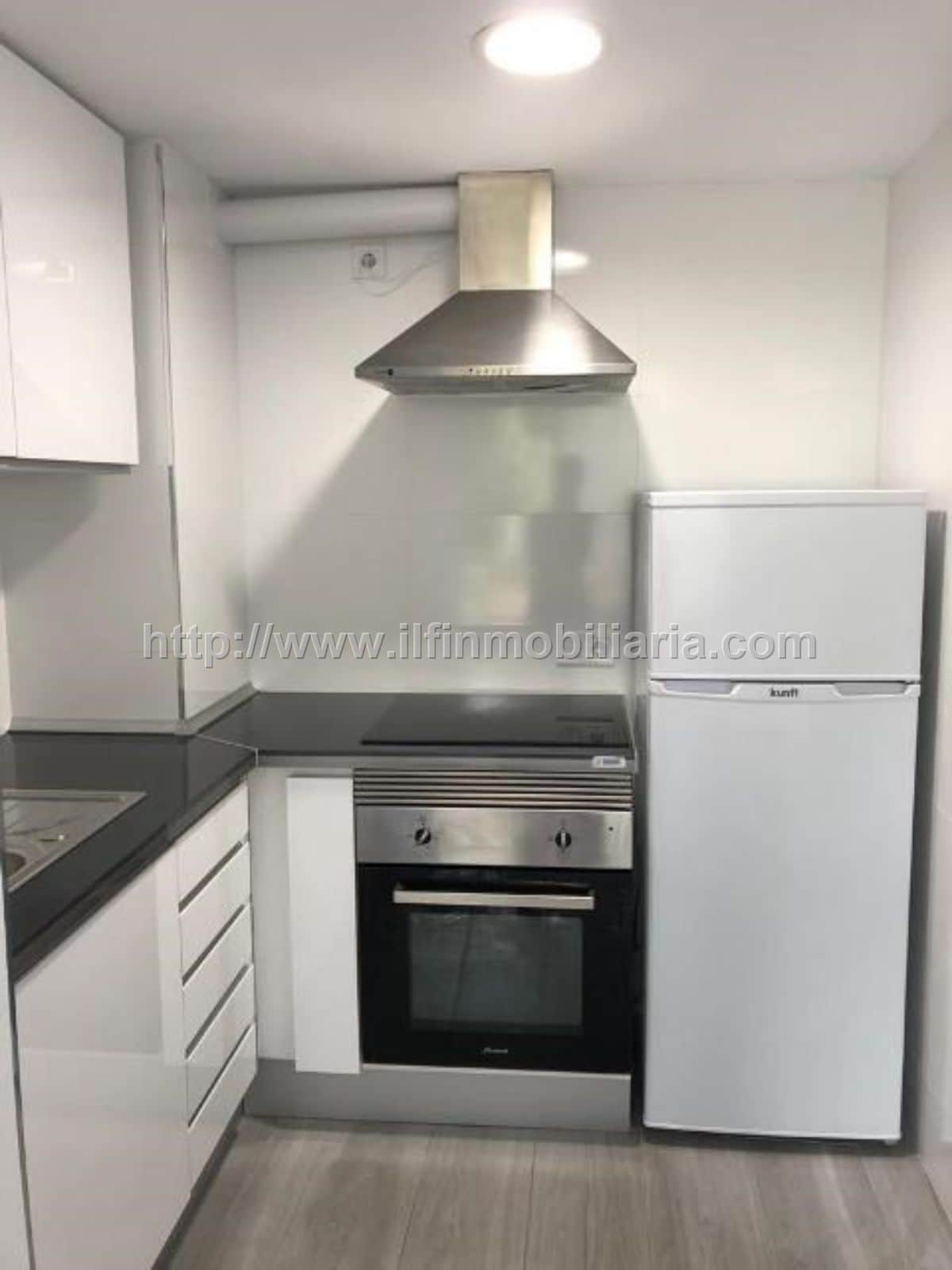 Se vende apartamento con inquilino hasta agosto 2028 - Foto 1
