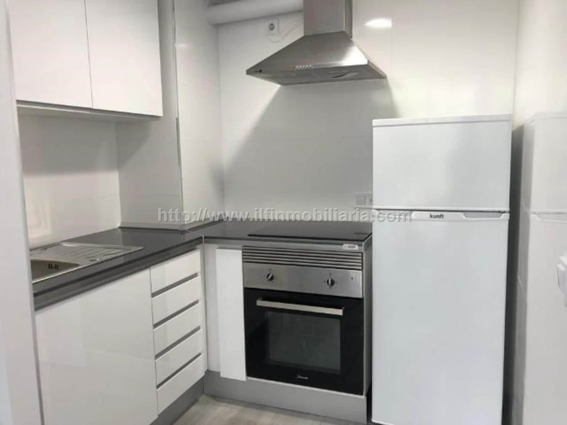 Se vende apartamento con inquilino hasta agosto 2028 - Foto 2