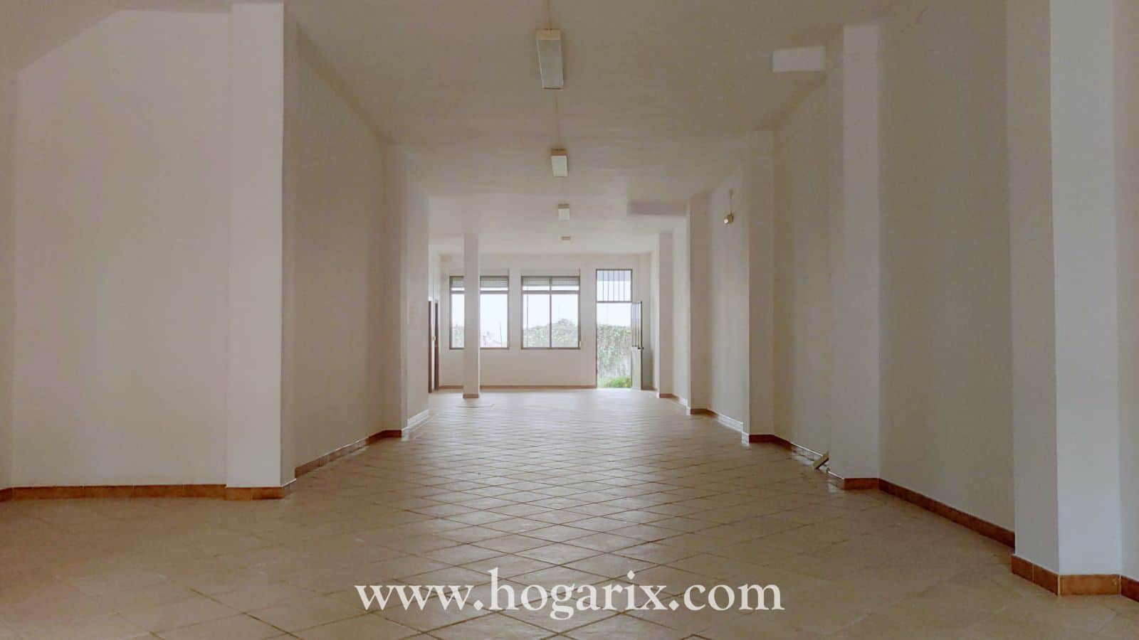 Local comercial en Villanueva de los Castillejos - Foto 1