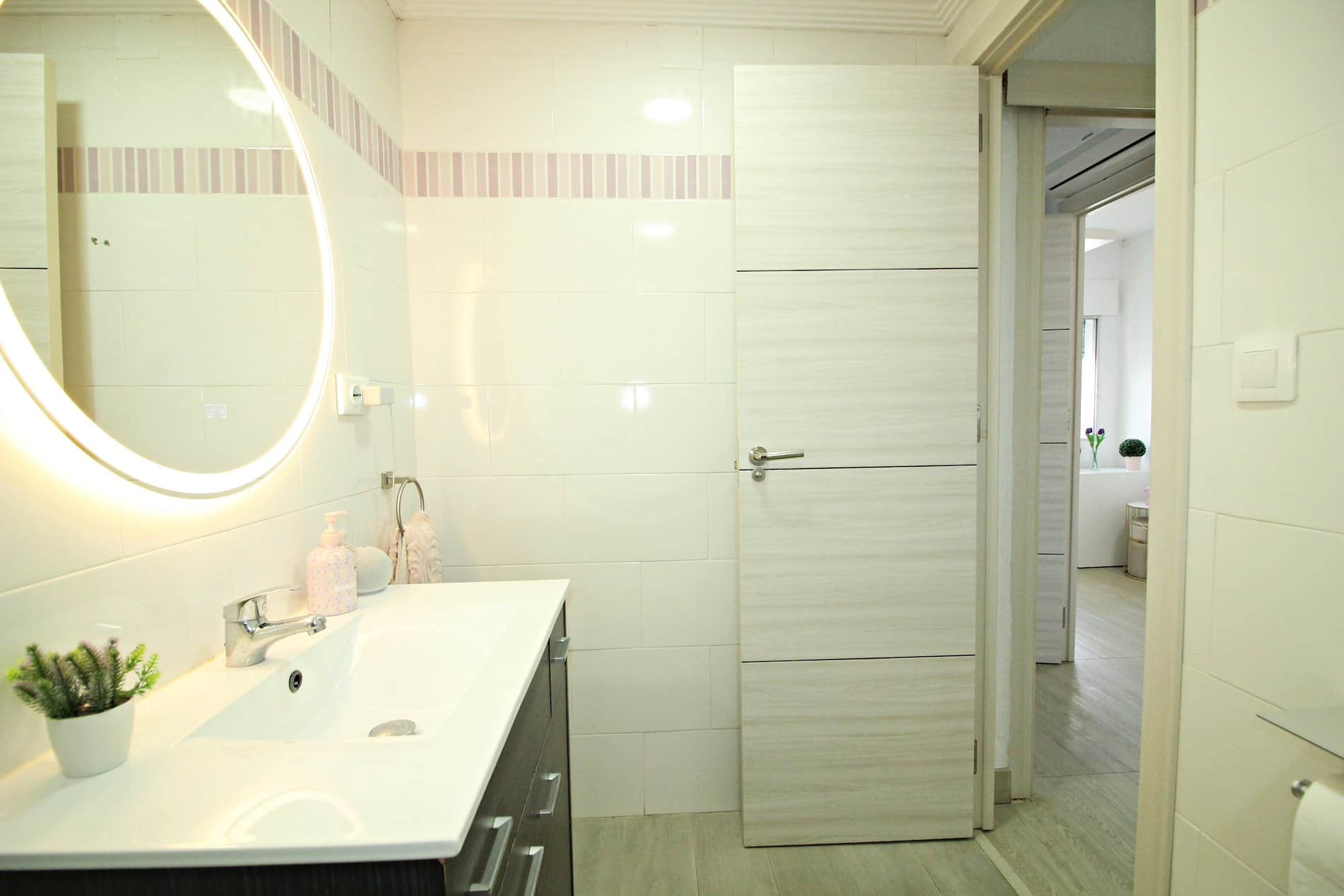 MAGNIFICA VIVIENDA EN LA ZONA DE LA HISPANIDAD - Foto 1
