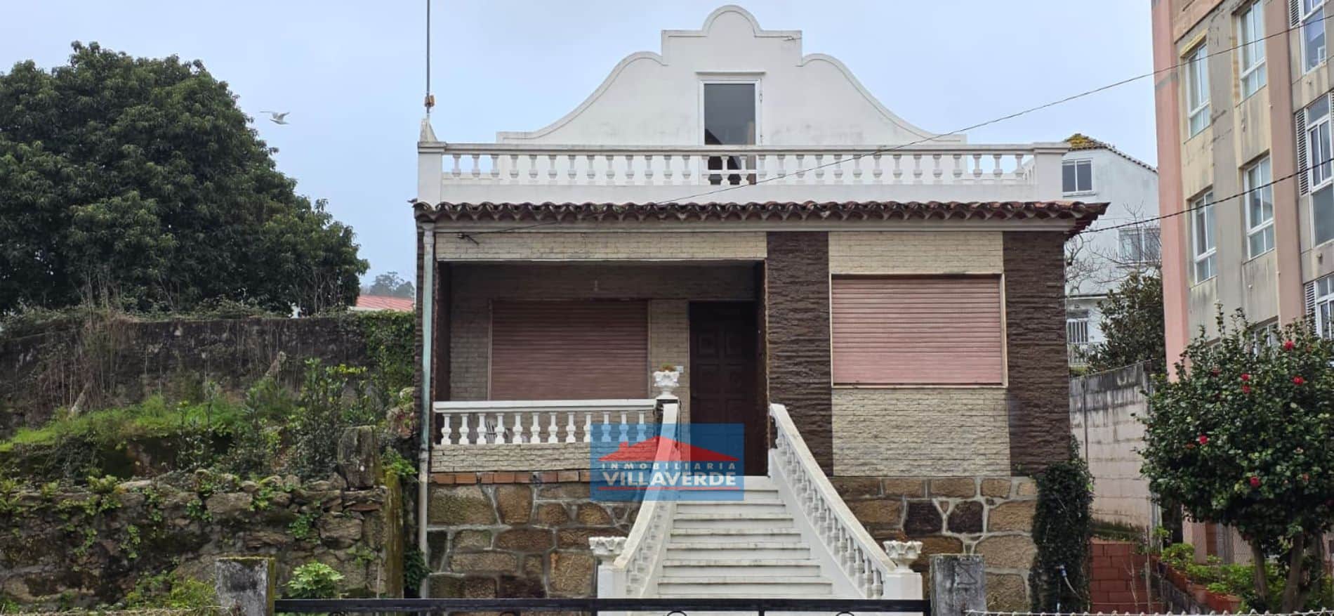 CASA CON FINCA EN EL CENTRO DE CANGAS - Foto 2