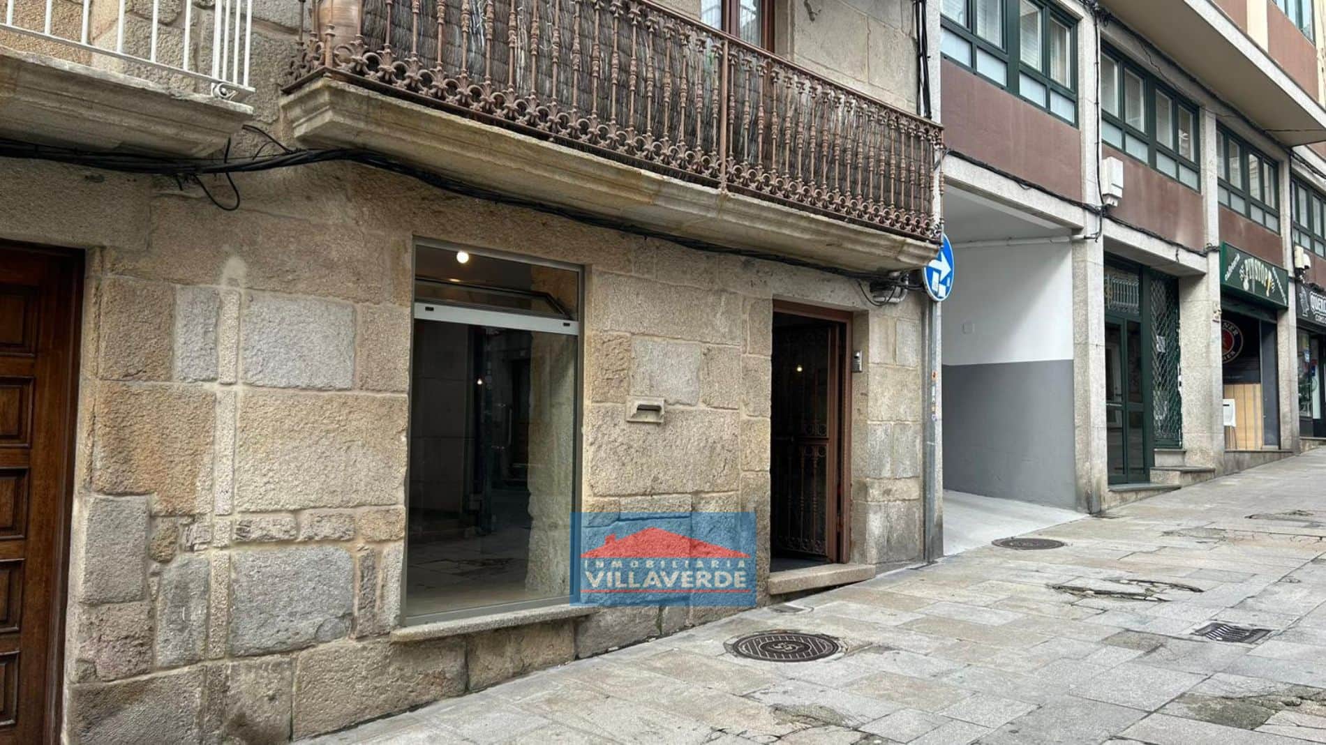 ALQUILER LOCAL TOTALMENTE ACONDICIONADO EN EL CENTRO DE CANGAS - Foto 2