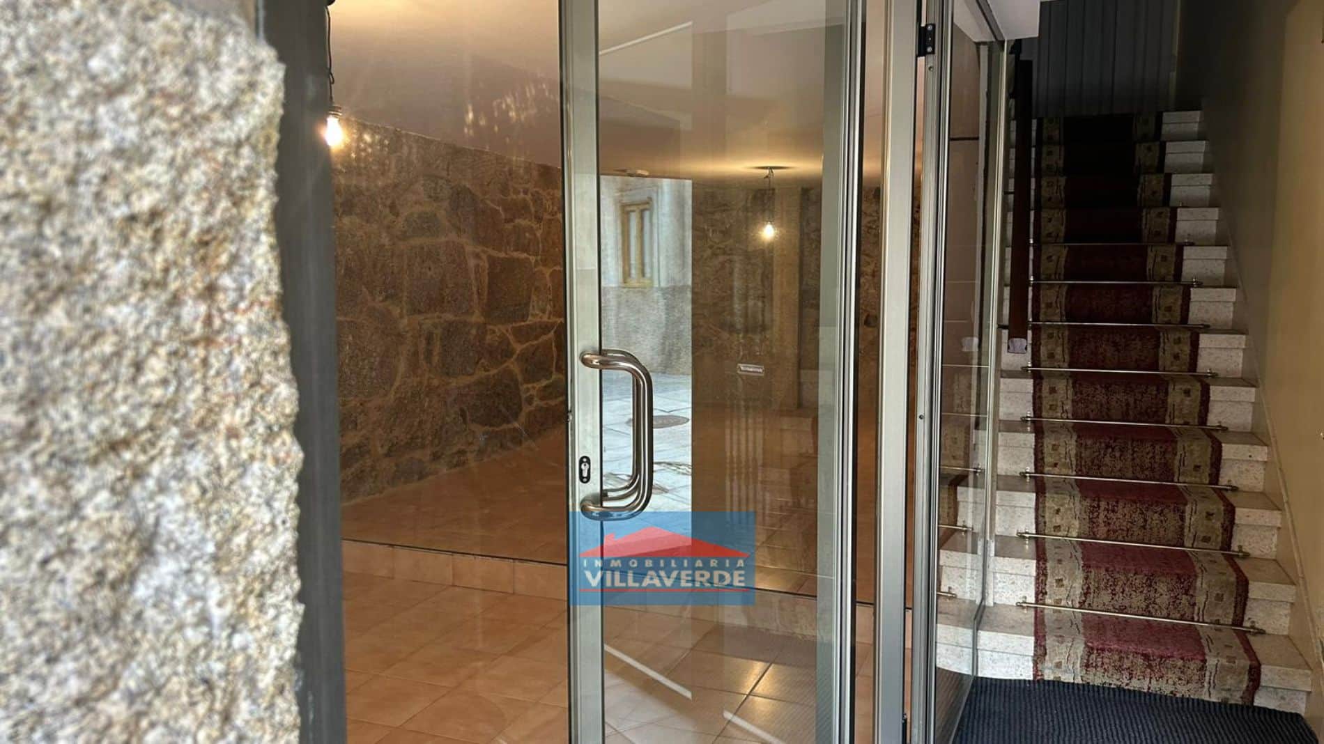 ALQUILER LOCAL TOTALMENTE ACONDICIONADO EN EL CENTRO DE CANGAS - Foto 4