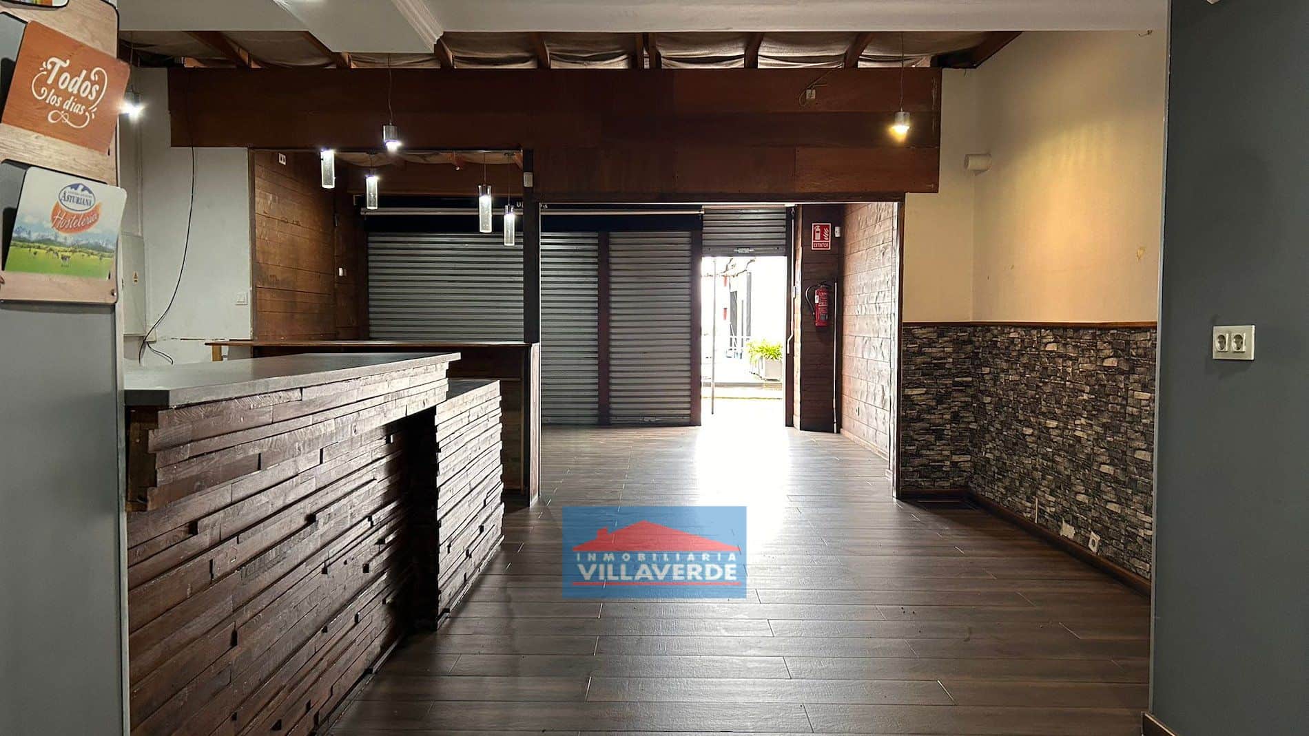 LOCAL COMERCIAL EN ALQUILER EN PRIMERA LÍNEA - Foto 1