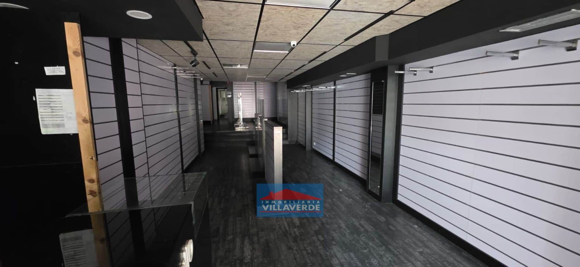 LOCAL COMERCIAL EN VENTA Y ALQUILER EN EL CENTRO DE CANGAS - Foto 4