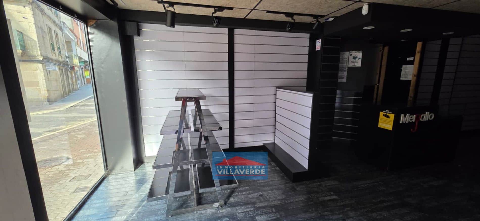 LOCAL COMERCIAL EN VENTA Y ALQUILER EN EL CENTRO DE CANGAS - Foto 1