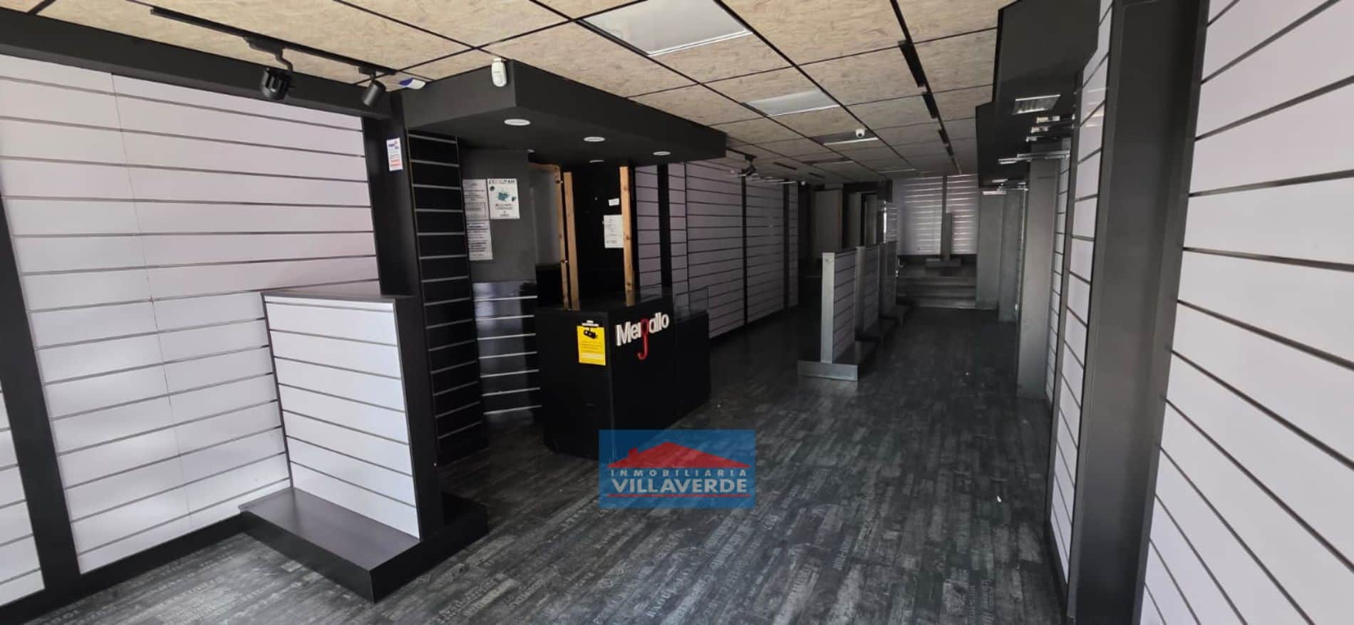 LOCAL COMERCIAL EN VENTA Y ALQUILER EN EL CENTRO DE CANGAS - Foto 5