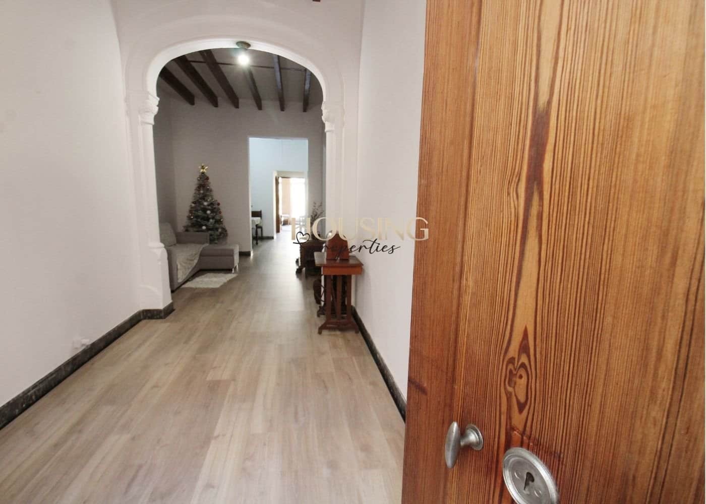 CASA DE 3 ALTURAS EN EL CENTRO DE LLUCMAJOR, CON VARIAS POSIBILIDADES. - Foto 1