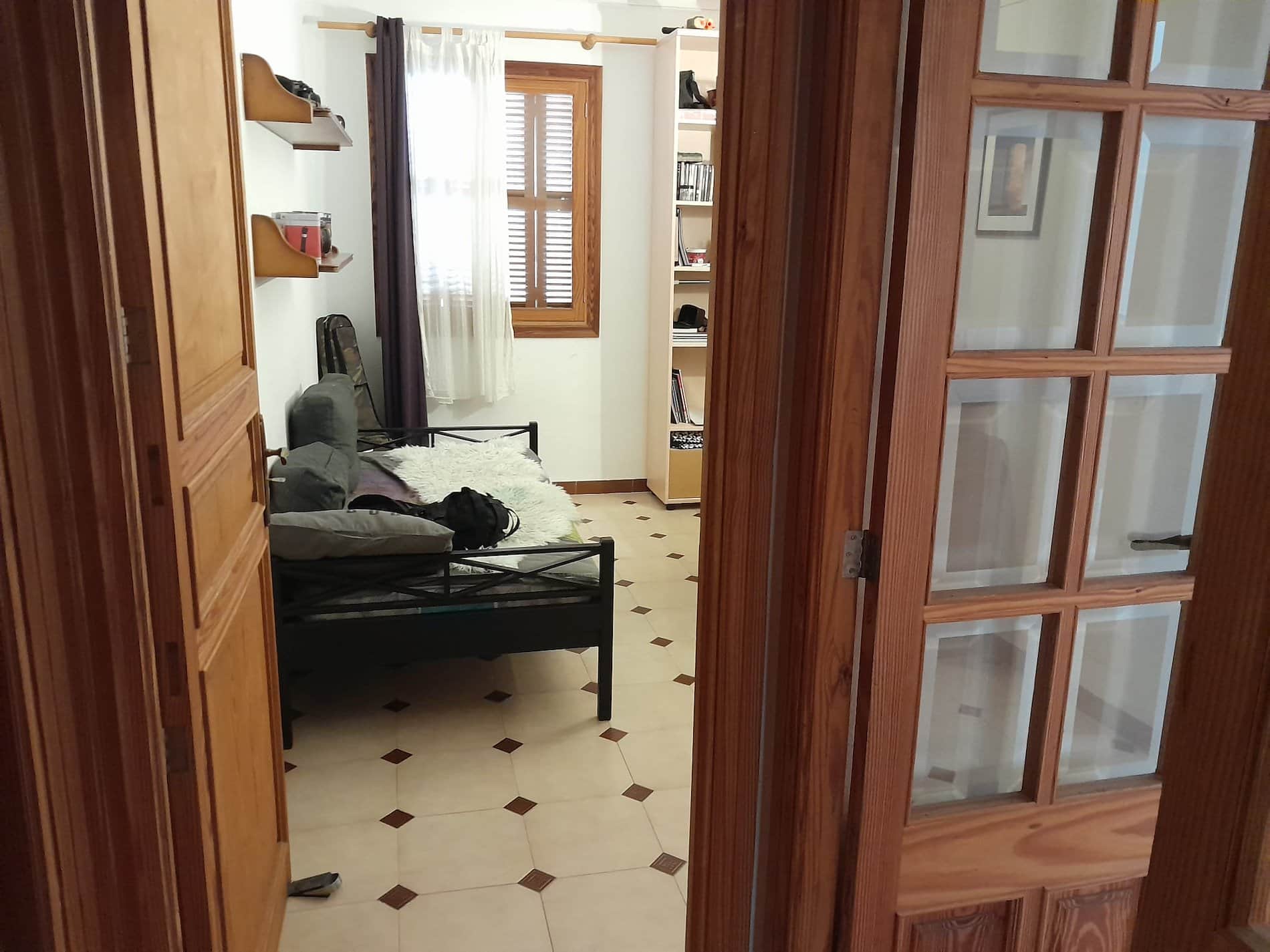 CASA DE PUEBLO CON TERRAZA Y GARAJE EN MONTUIRI - Foto 4