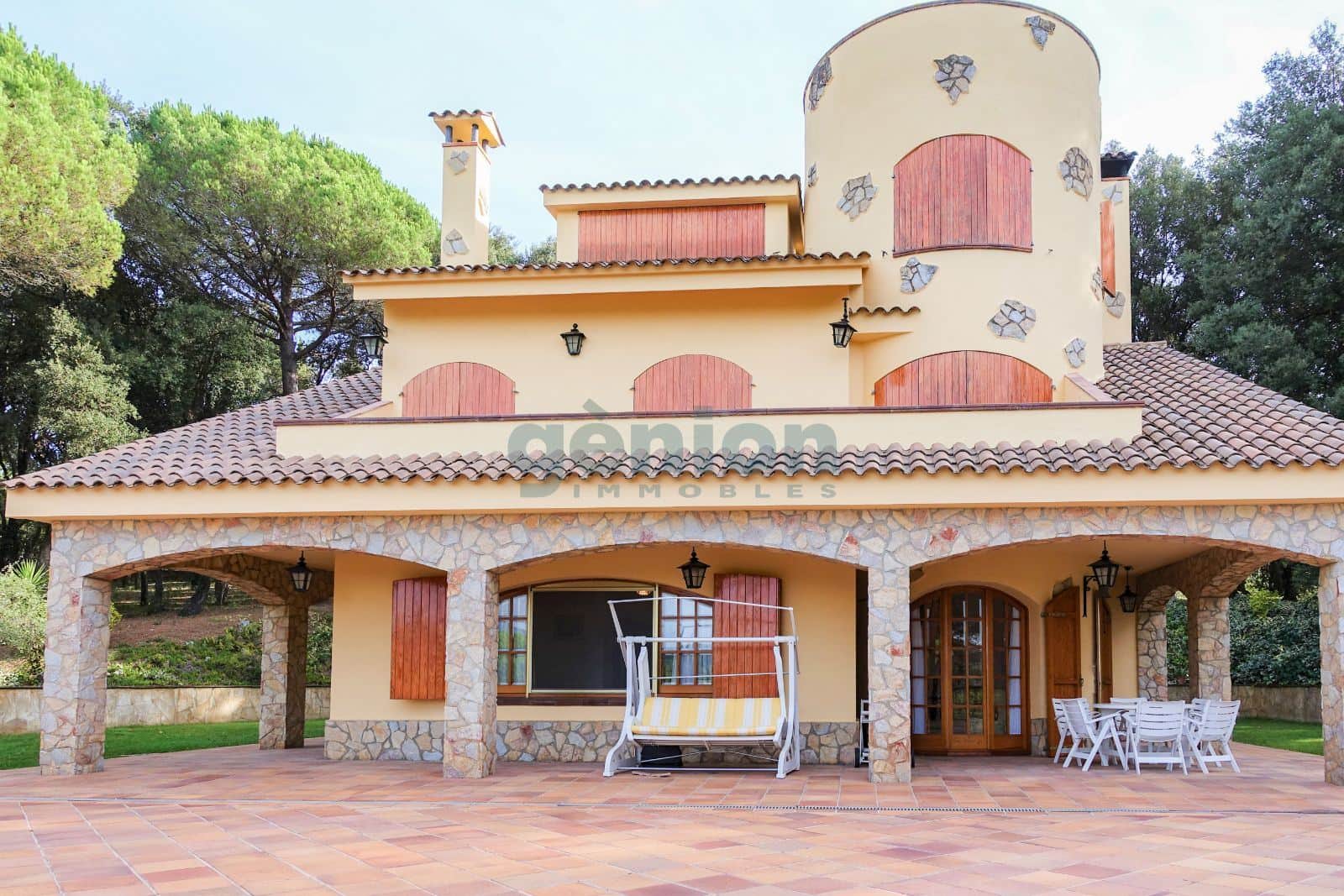 CASA EN SANT FELIU DE BUIXALLEU. PROPIEDAD CON 500M² CONSTRUIDOS Y 6,50HA. DE TERRENO - Foto 1