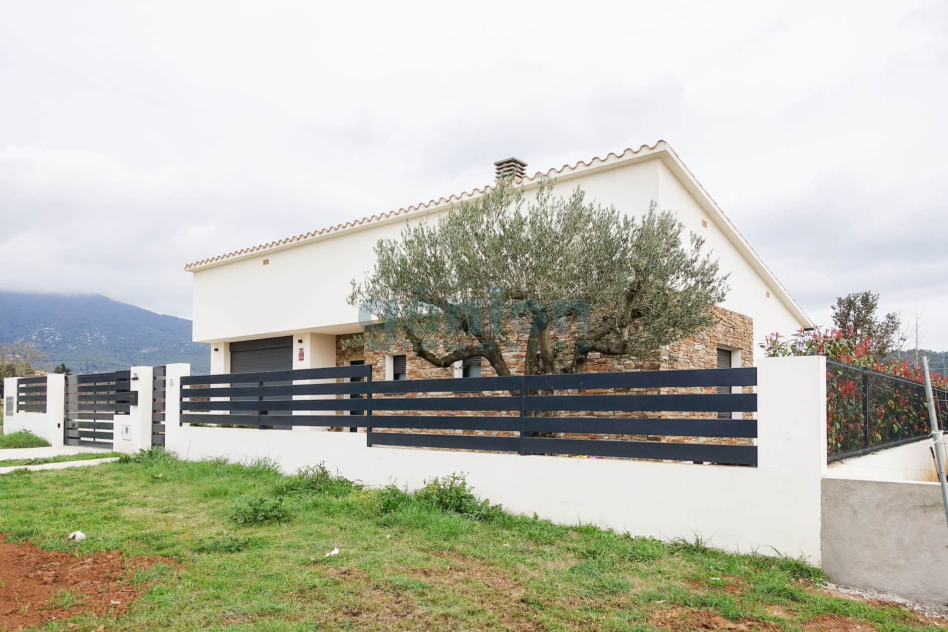CASA EN PLANTA BAJA. PROYECTO DE INMEDIATA CONSTRUCCIÓN EN MAIÀ DE MONTCAL - Foto 1