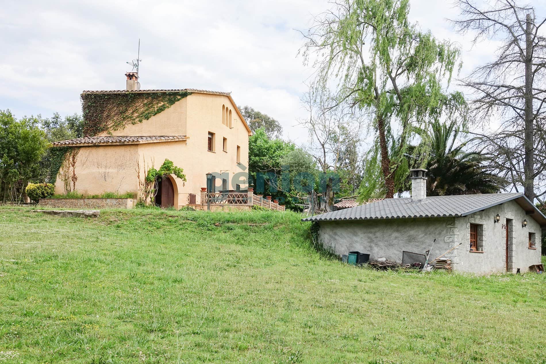PROPIEDAD RURAL CON MASÍA, CONSTRUCCIONES AUXILIARES E INSTALACIONES ECUESTRES - Foto 3