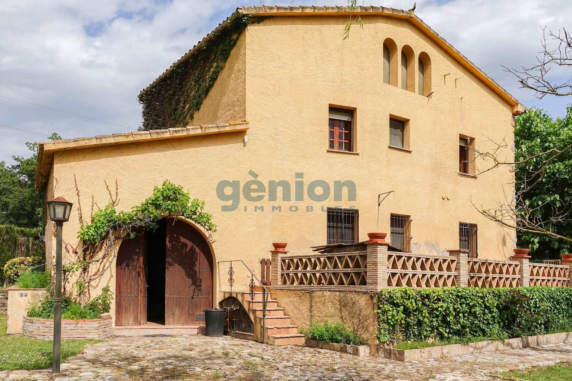 PROPIEDAD RURAL CON MASÍA, CONSTRUCCIONES AUXILIARES E INSTALACIONES ECUESTRES - Foto 4
