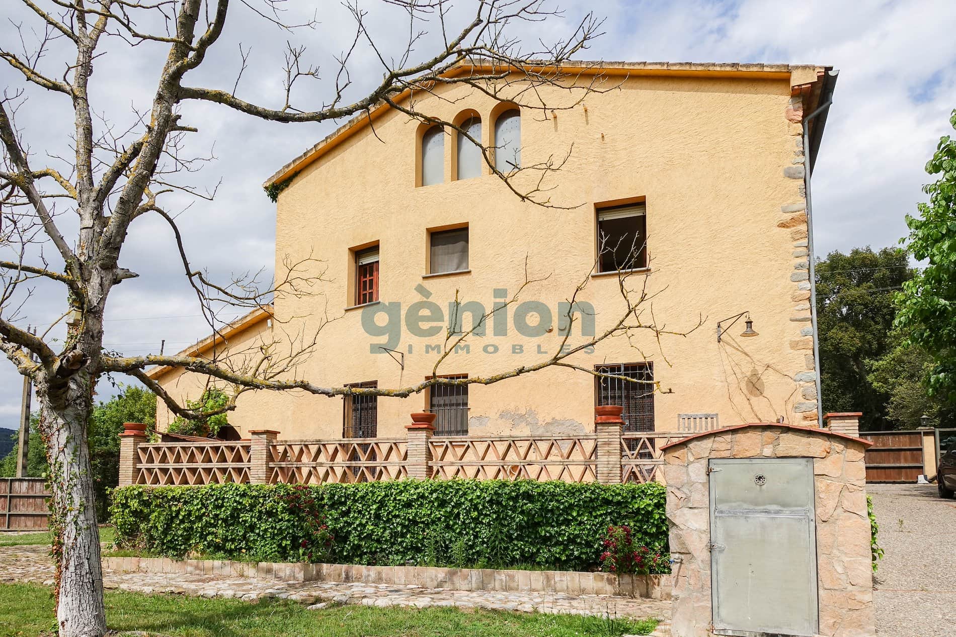 PROPIEDAD RURAL CON MASÍA, CONSTRUCCIONES AUXILIARES E INSTALACIONES ECUESTRES - Foto 5