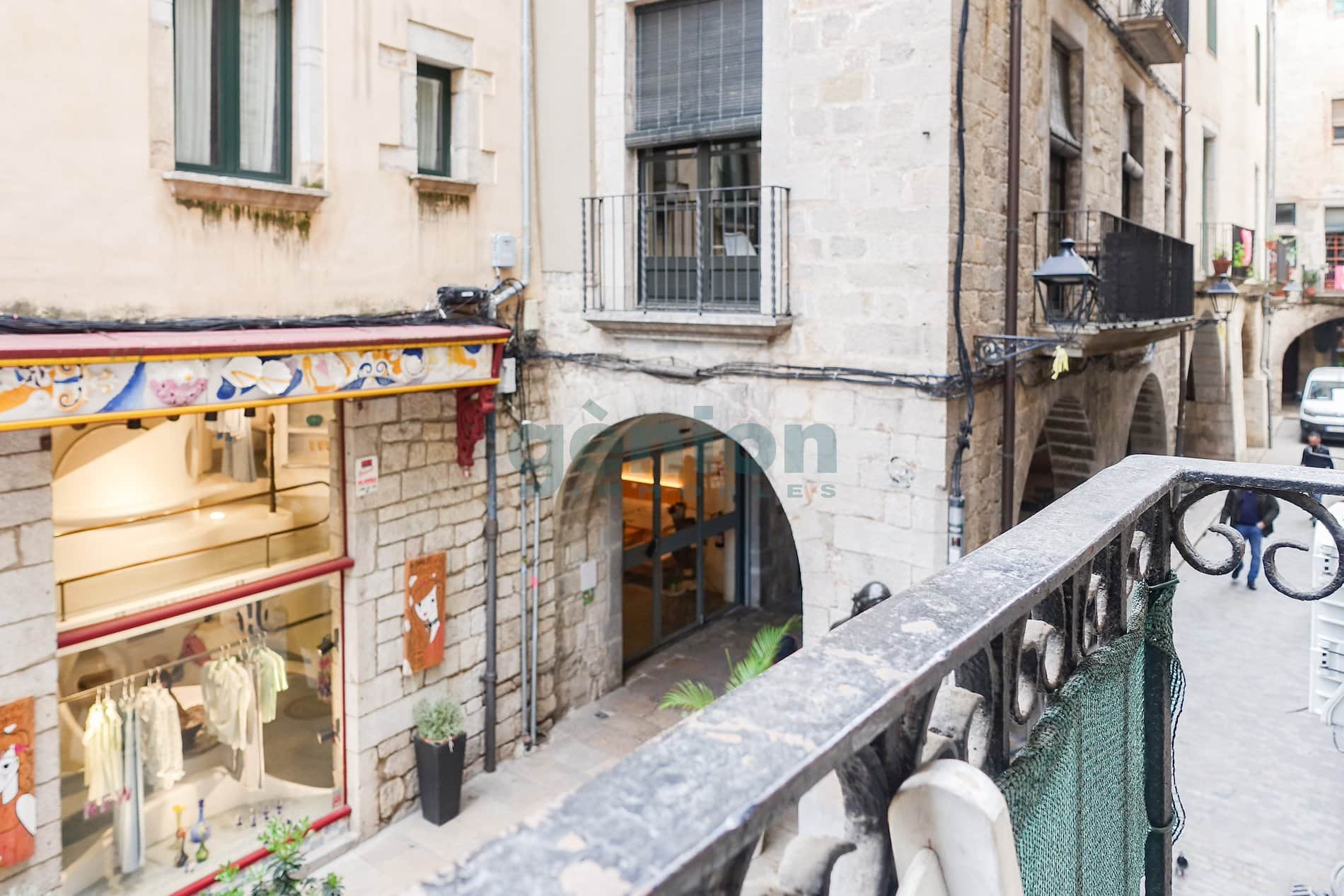 PISO EN PLENO BARRI VELL DE GIRONA, CON FACHADA AL CARRER  DE LA CORT REIAL - Foto 5