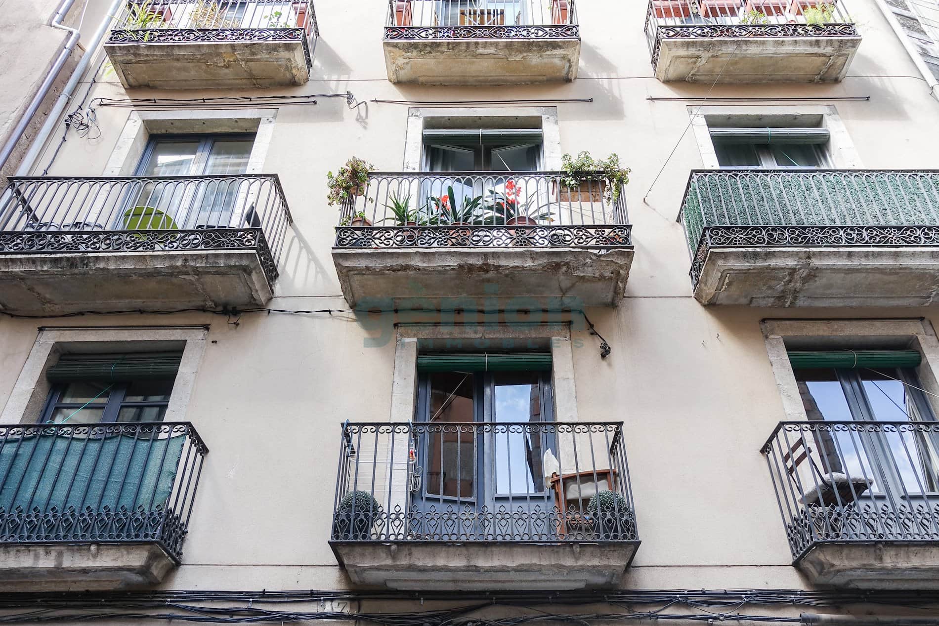 PISO EN PLENO BARRI VELL DE GIRONA, CON FACHADA AL CARRER  DE LA CORT REIAL - Foto 2