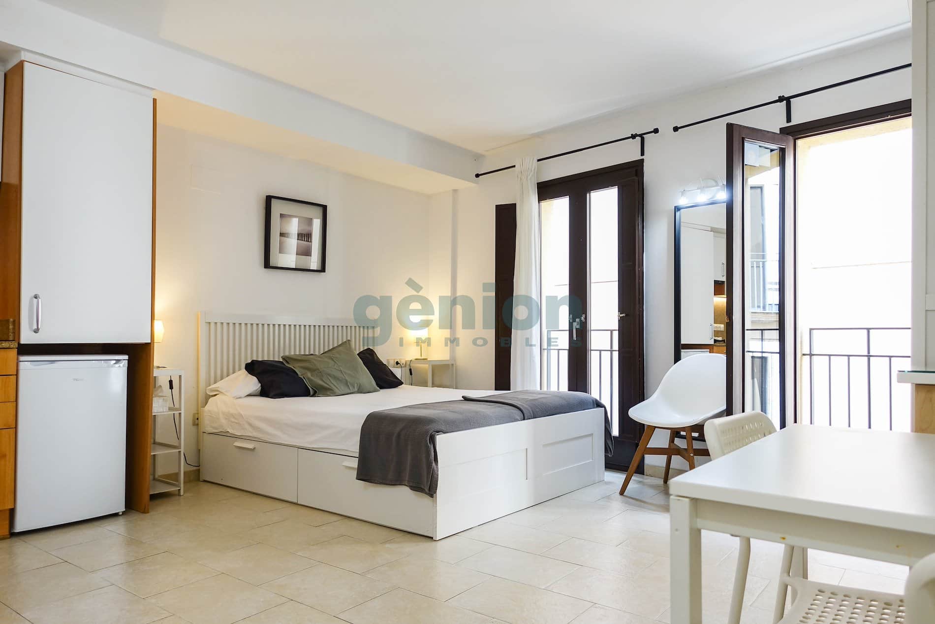 APARTAMENTO CON LICENCIA COMO VIVIENDA TURÍSTICA EN EL BARRI VELL DE GIRONA - Foto 1