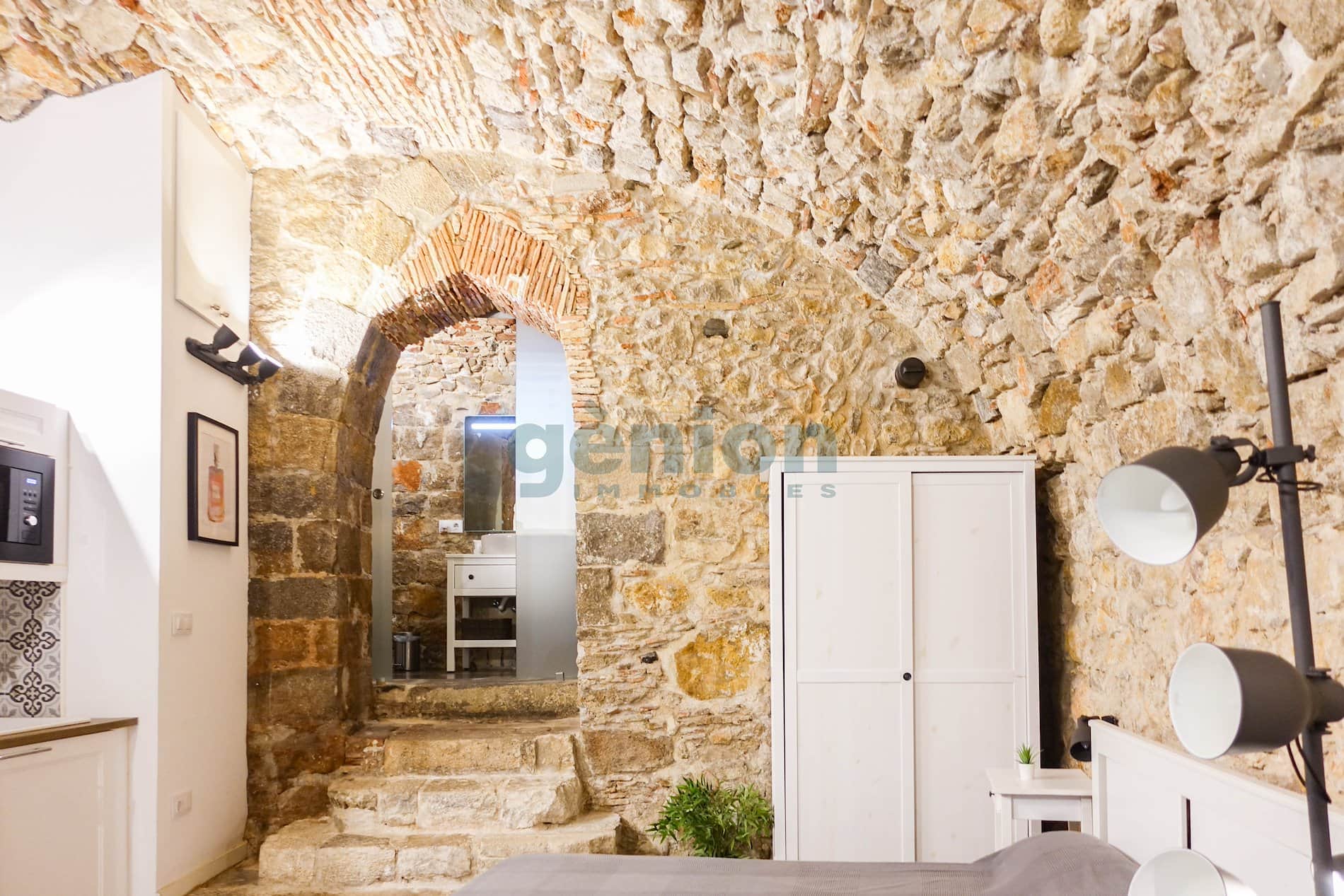 APARTAMENTO CON 3 ESTANCIAS EN EDIFICIO HISTÓRICO, EN PLENO BARRI VELL DE GIRONA - Foto 2