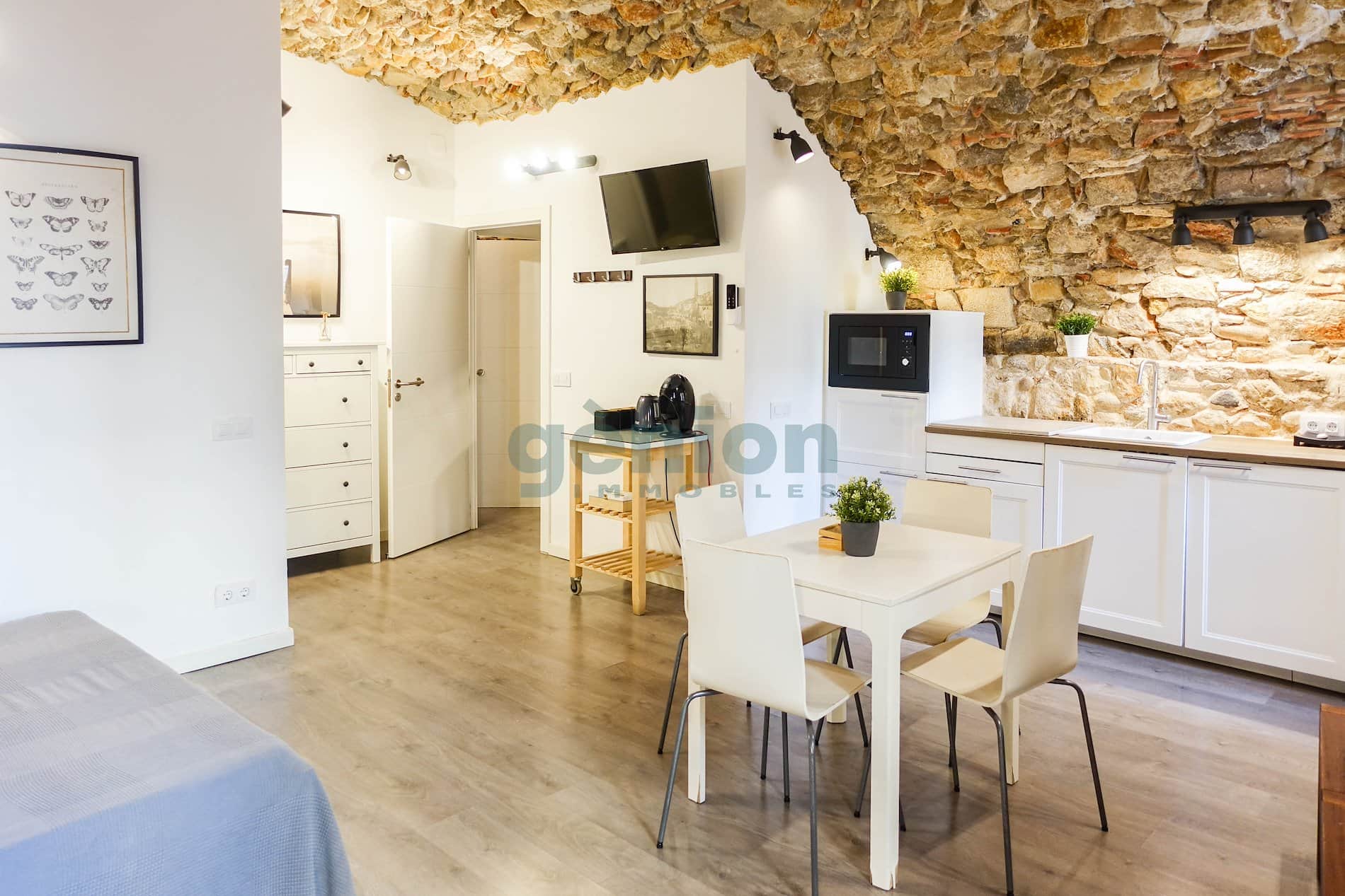 APARTAMENTO CON 3 ESTANCIAS EN EDIFICIO HISTÓRICO, EN PLENO BARRI VELL DE GIRONA - Foto 1