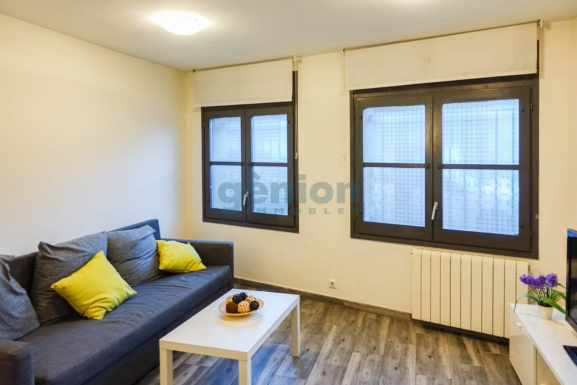 APARTAMENTO EN EL BARRIO VIEJO DE GIRONA, CON LICENCIA COMO PISO TURÍSTICO - Foto 1