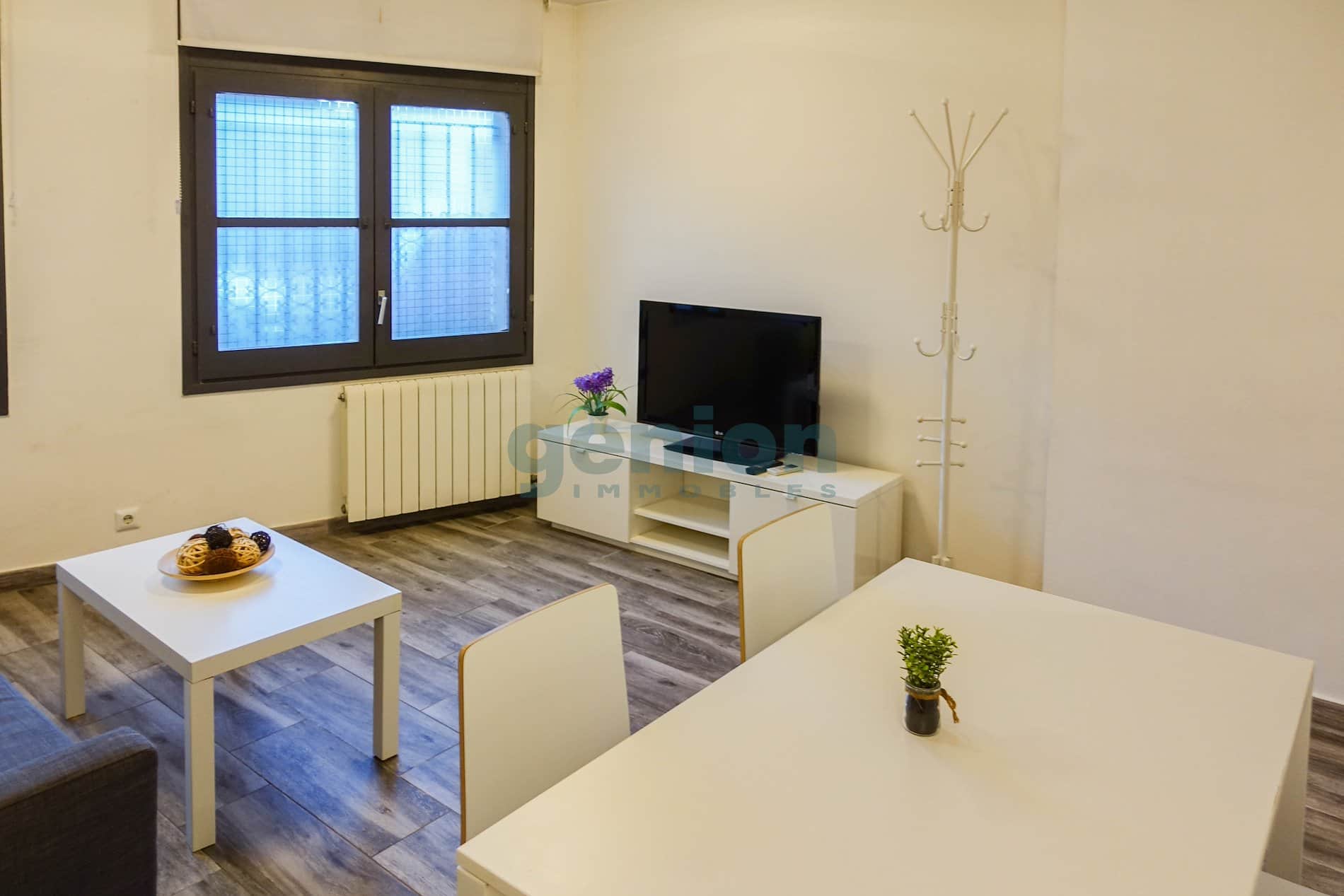 APARTAMENTO EN EL BARRIO VIEJO DE GIRONA, CON LICENCIA COMO PISO TURÍSTICO - Foto 3